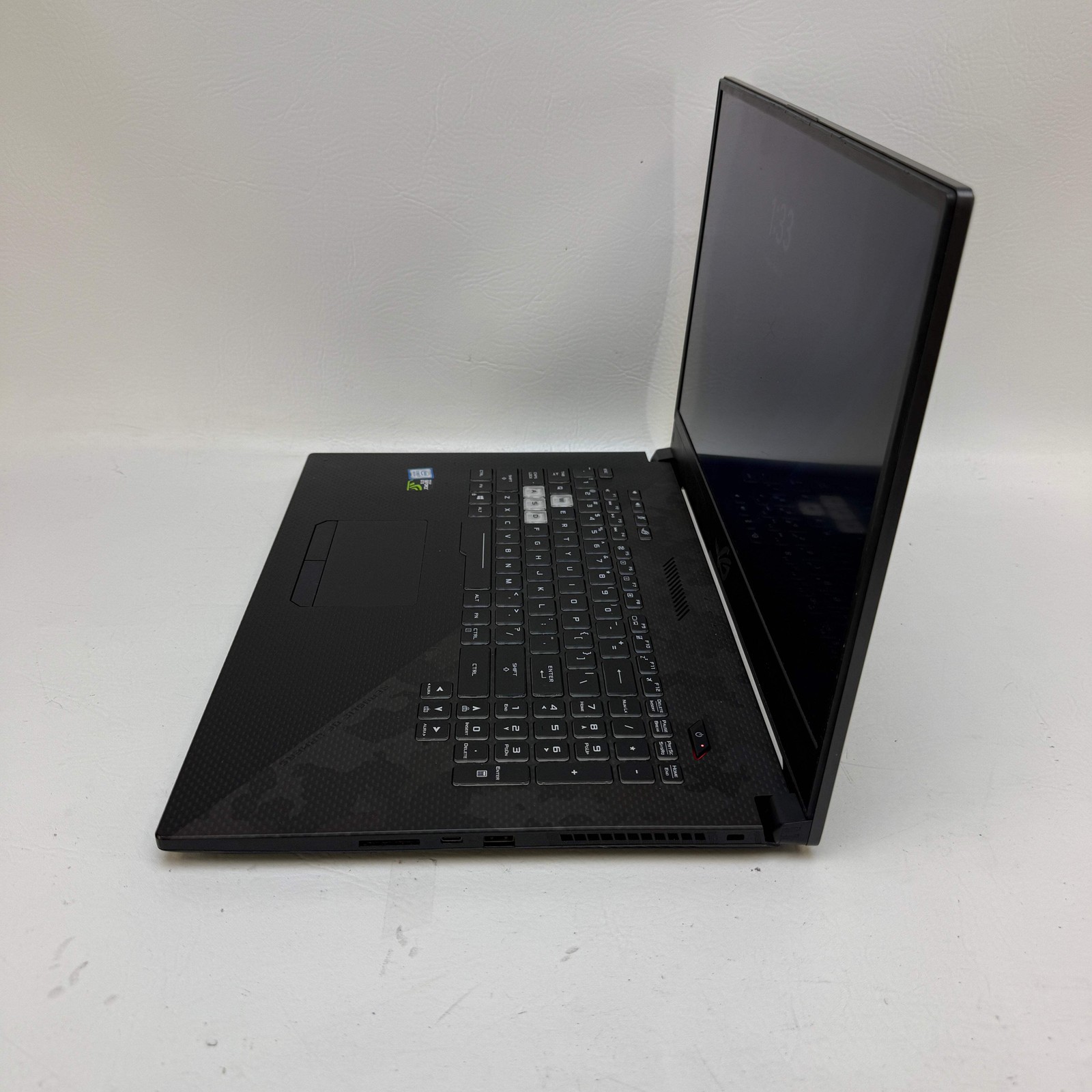 Asus Scar II GL704G 17.3″ i7-8750H 2.2GHz 20GB RAM 512GB SSD GeForce GTX 1060