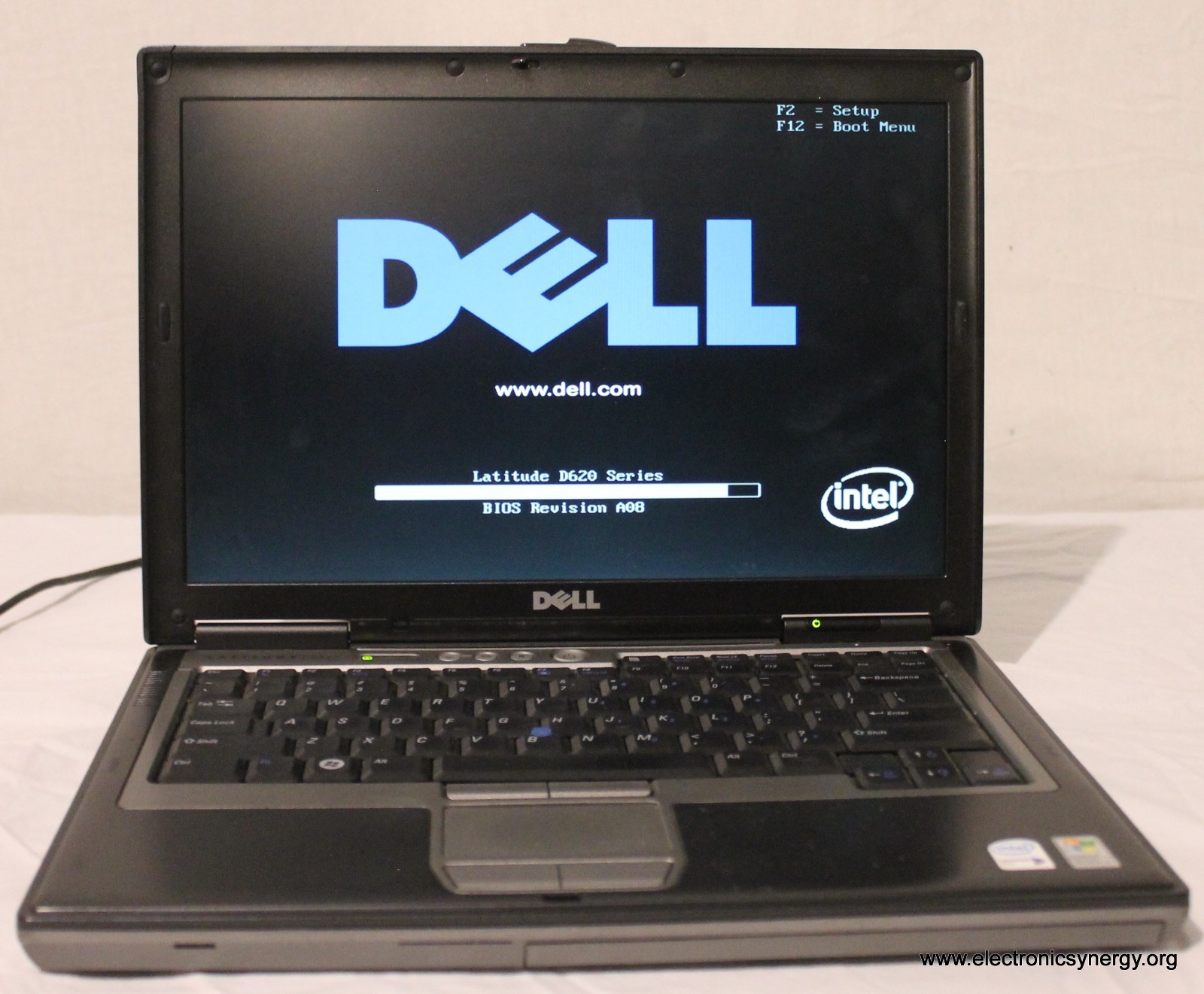Dell Vostro 1500 Laptop – Intel Core 2 Duo T7250 / 2GB RAM / 120GB HDD / Wi-Fi