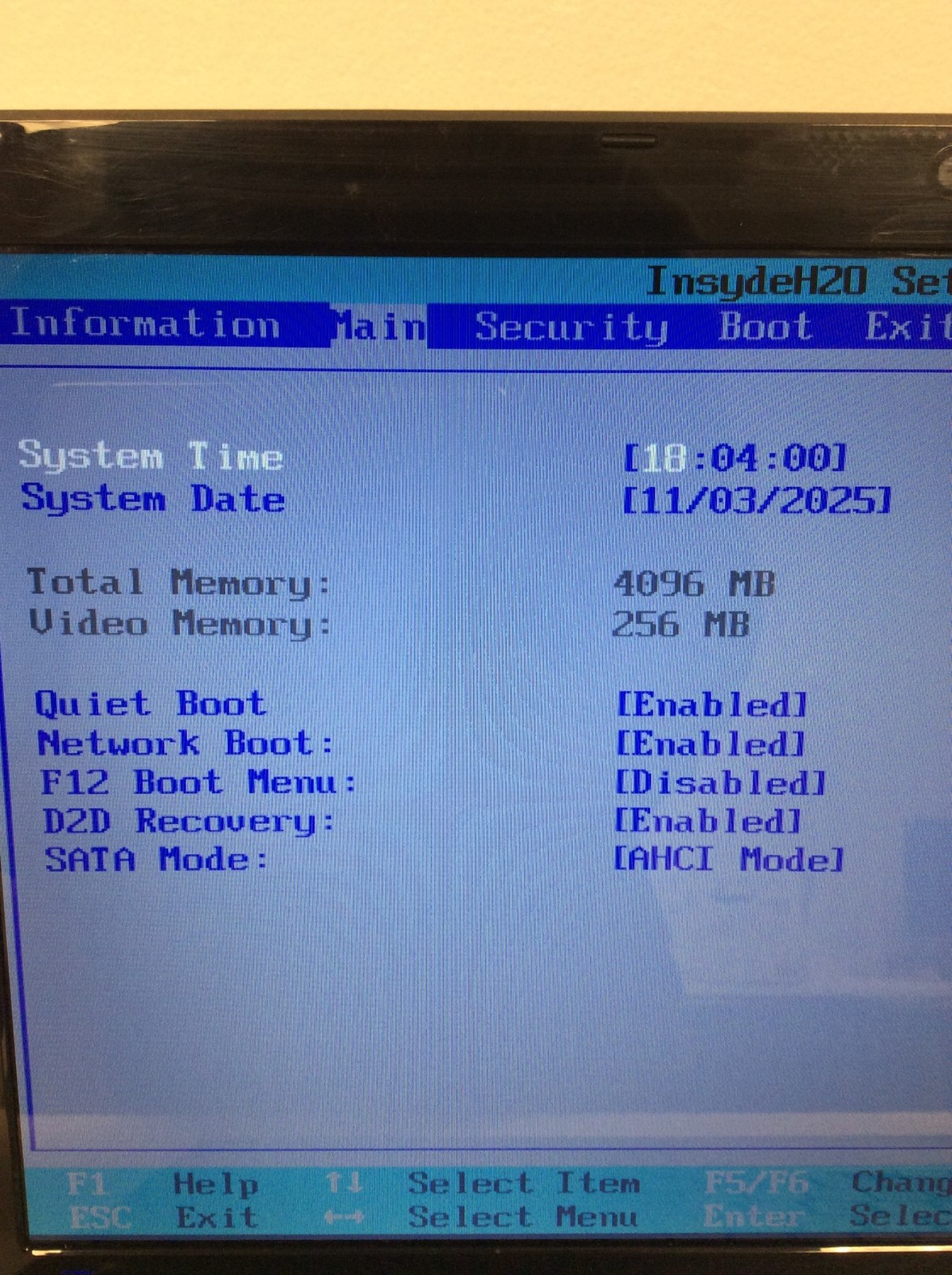 Acer 5552 Laptop Amd Phenom II N830 Triple-Core 2.10Ghz w/ 750GB HD, 4GB