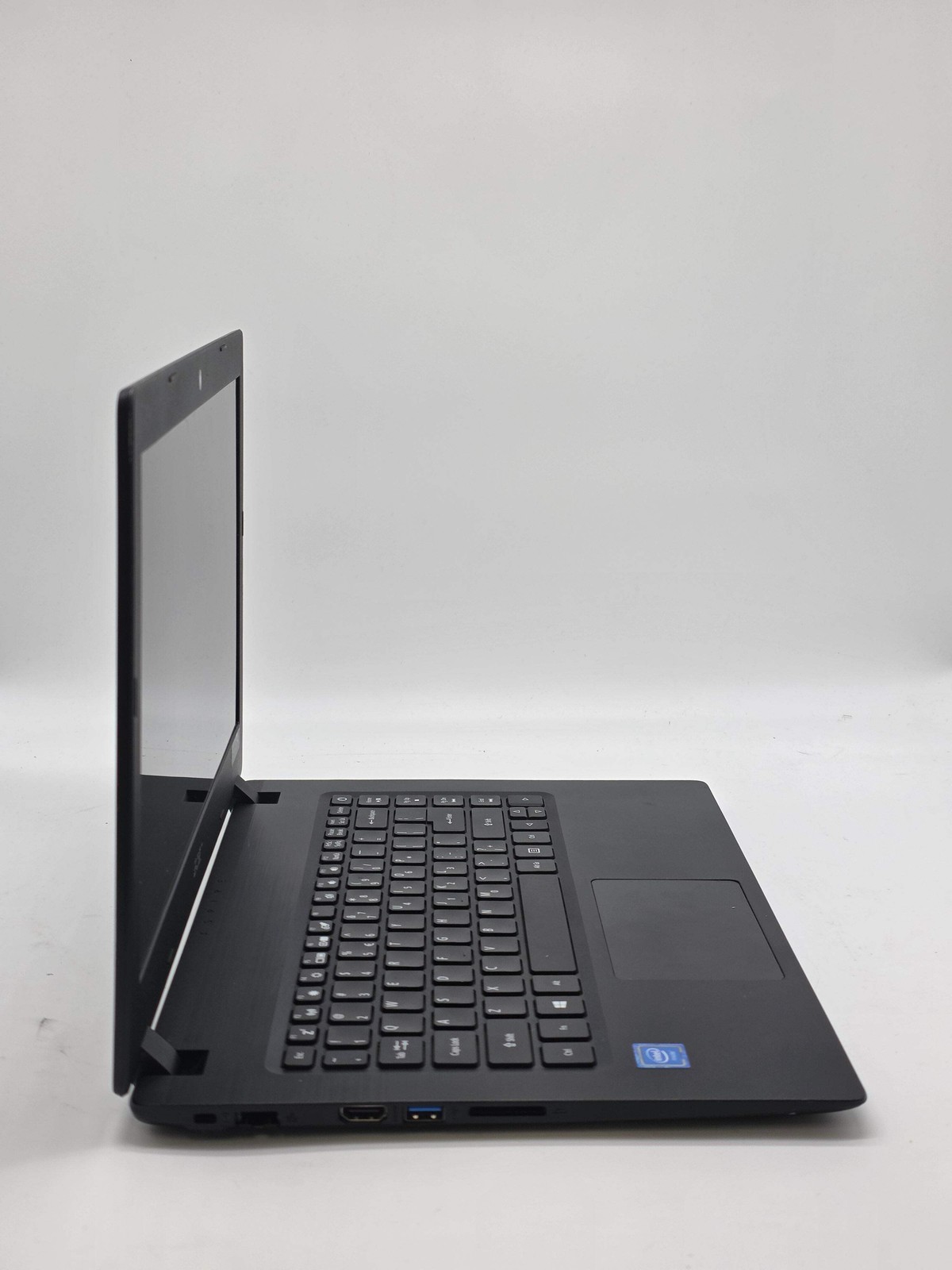 Acer Aspire 1 14″ Celeron N4000 4GB 64GB SSD Laptop Parts Only (Bad Battery)