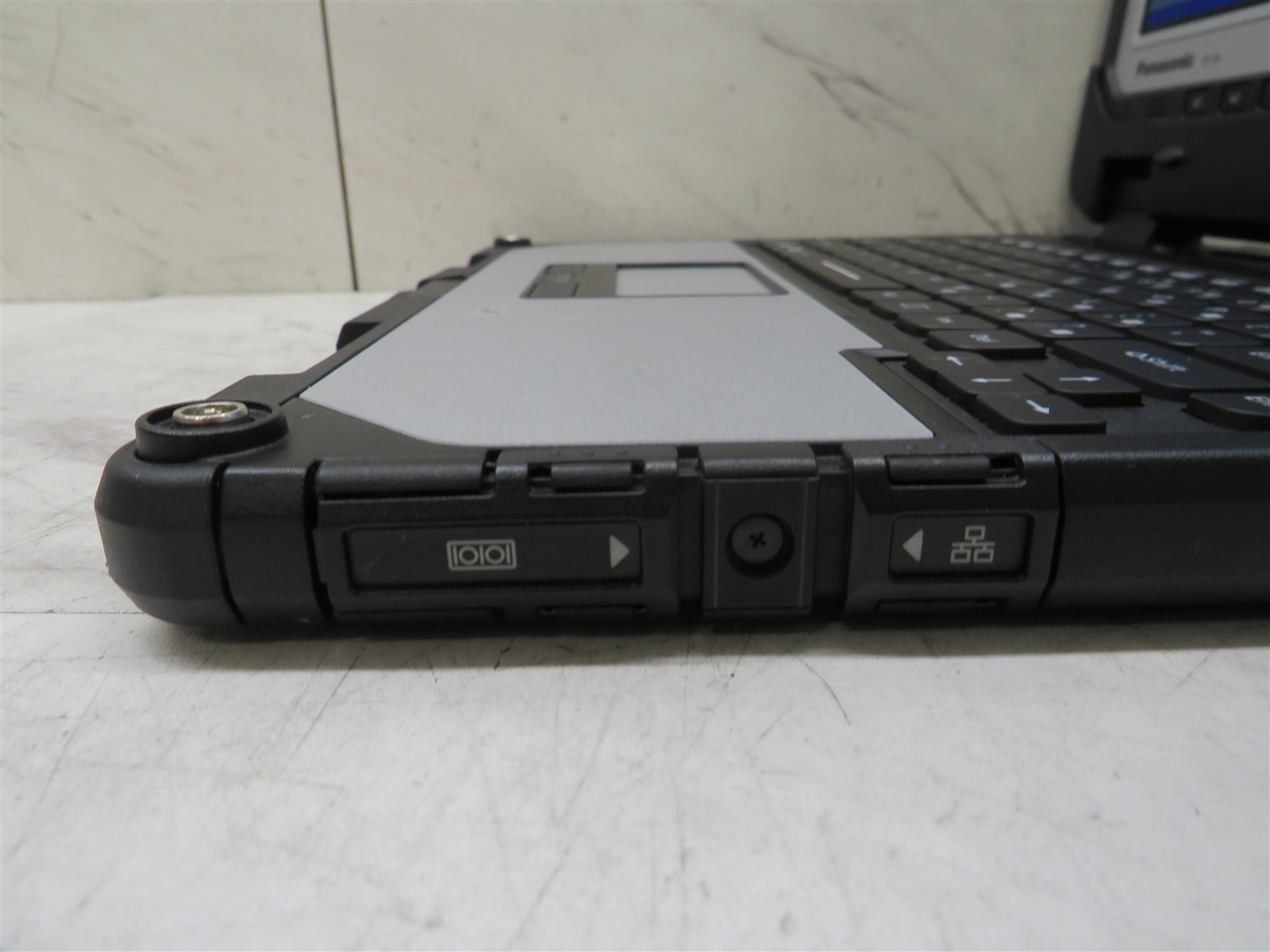 Panasonic Toughbook CF-33 Intel i5-10310U@1.7GHz 16GB RAM Laptop 3220Hrs