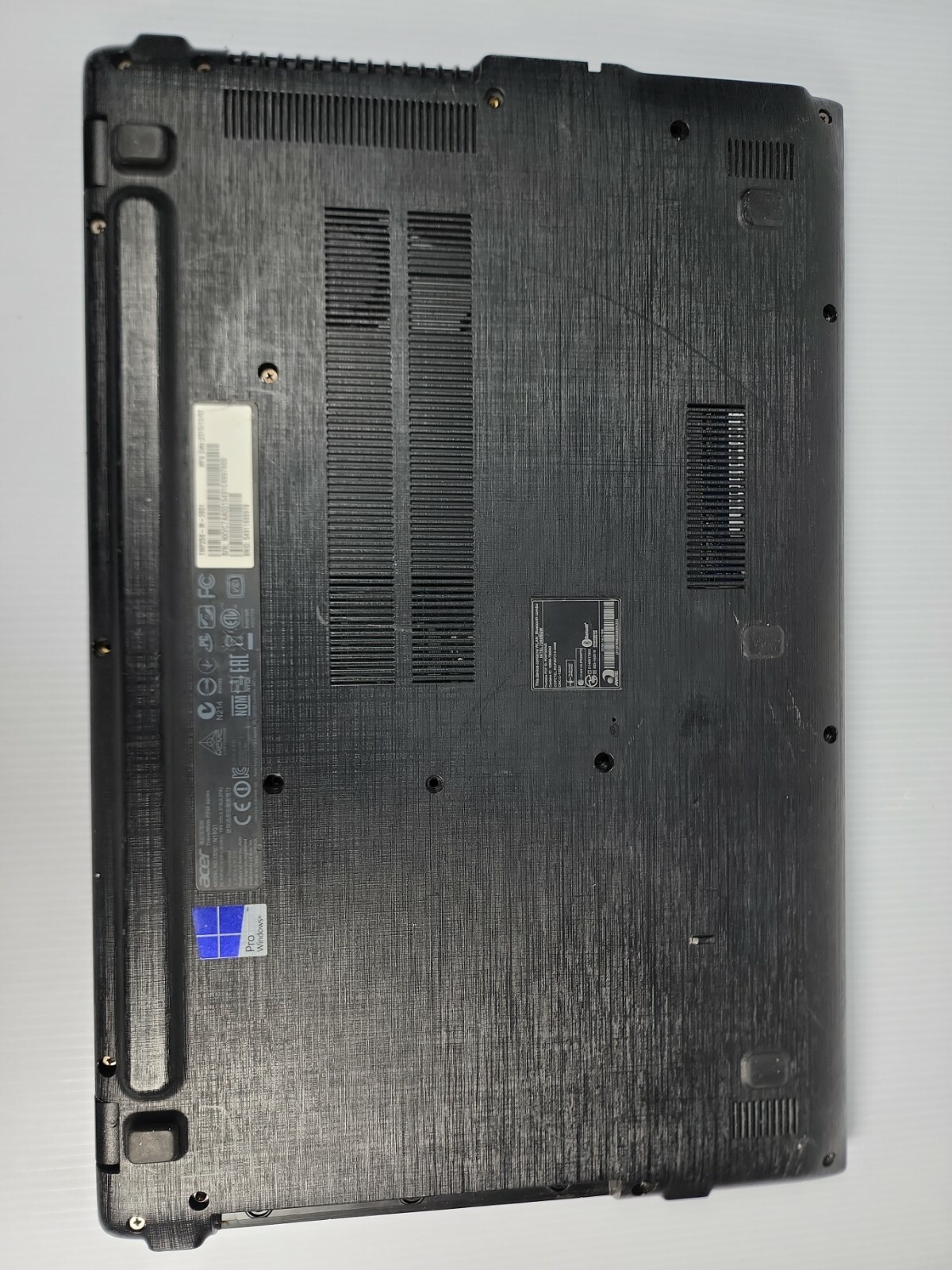 ACER TMP258-M Laptop intel i3-6100U 2.30GHZ 8GB RAM NO HDD READ #F3