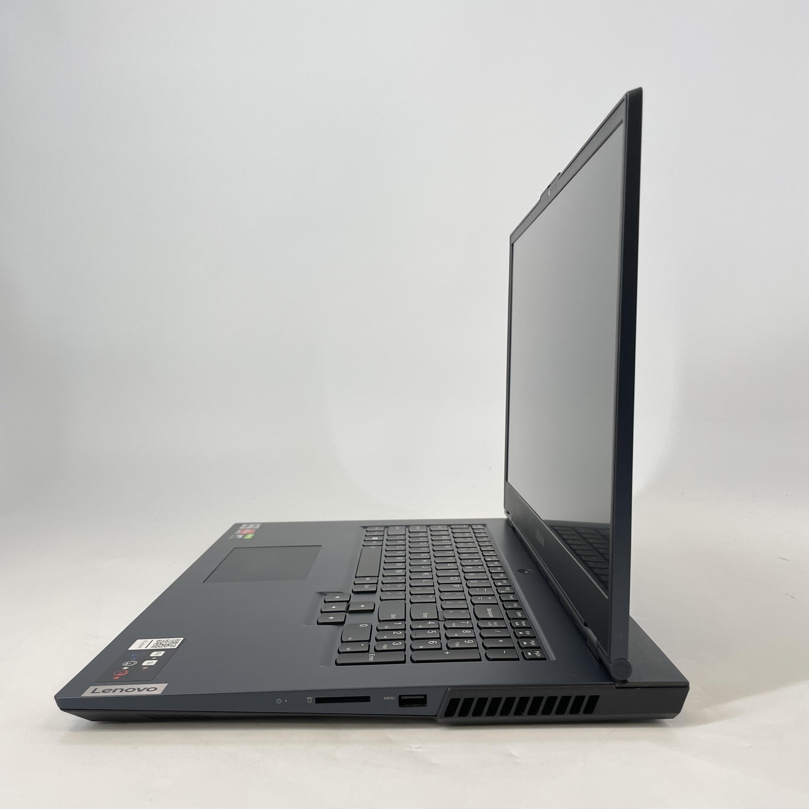 Lenovo Legion 5 17.3 FHD 3.3 GHz Ryzen 5 5600H 8GB 256GB/500GB GTX 1650 Good