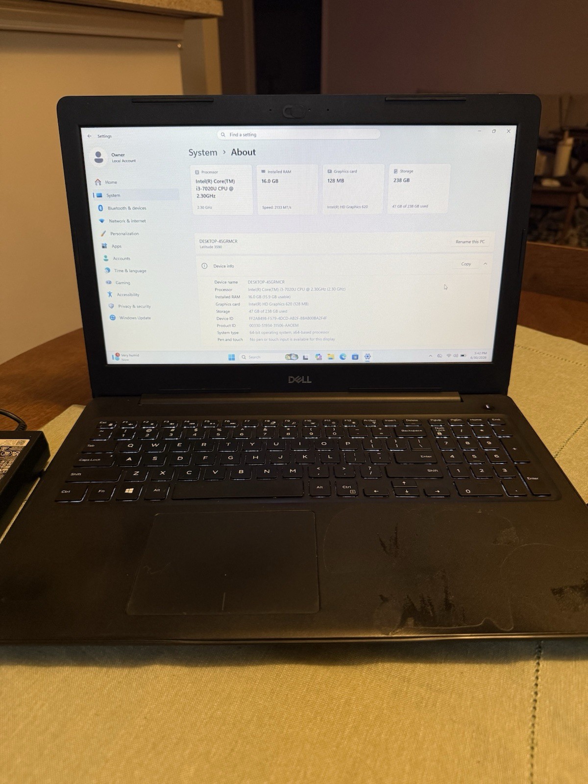 Dell Latitude 3590 i3-7020U 16GB RAM 256GB NVMe SSD Windows 11 Pro + Charger