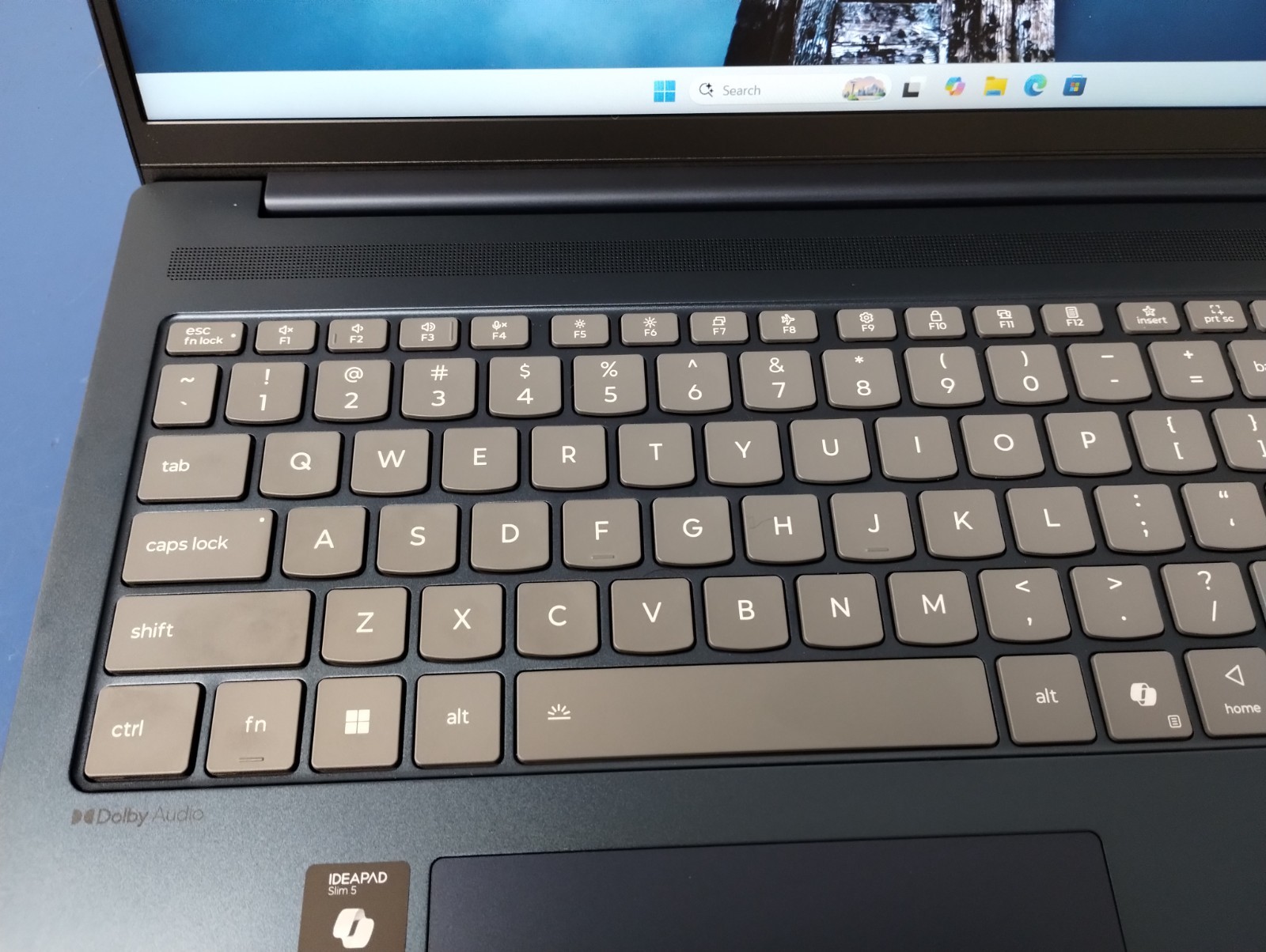 Lenovo IdeaPad 5 2-in-1 16AKP10, AMD Ryzen AI 7 350, 16 GB RAM, 1 TB NVMe SSD