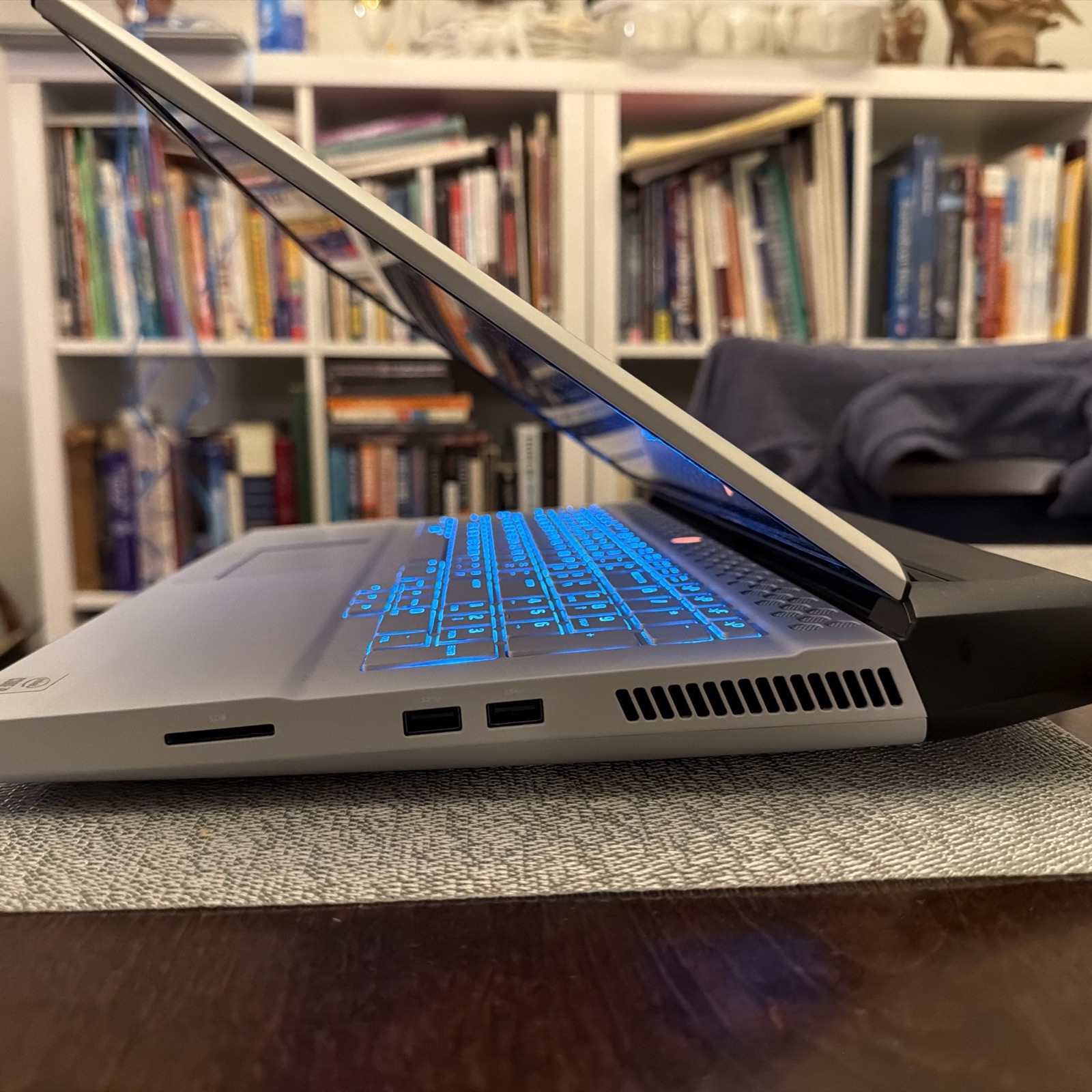 Alienware Area-51m R2 Gaming Laptop i9-10900K RTX 2080 Super 64GB 4TB SSD