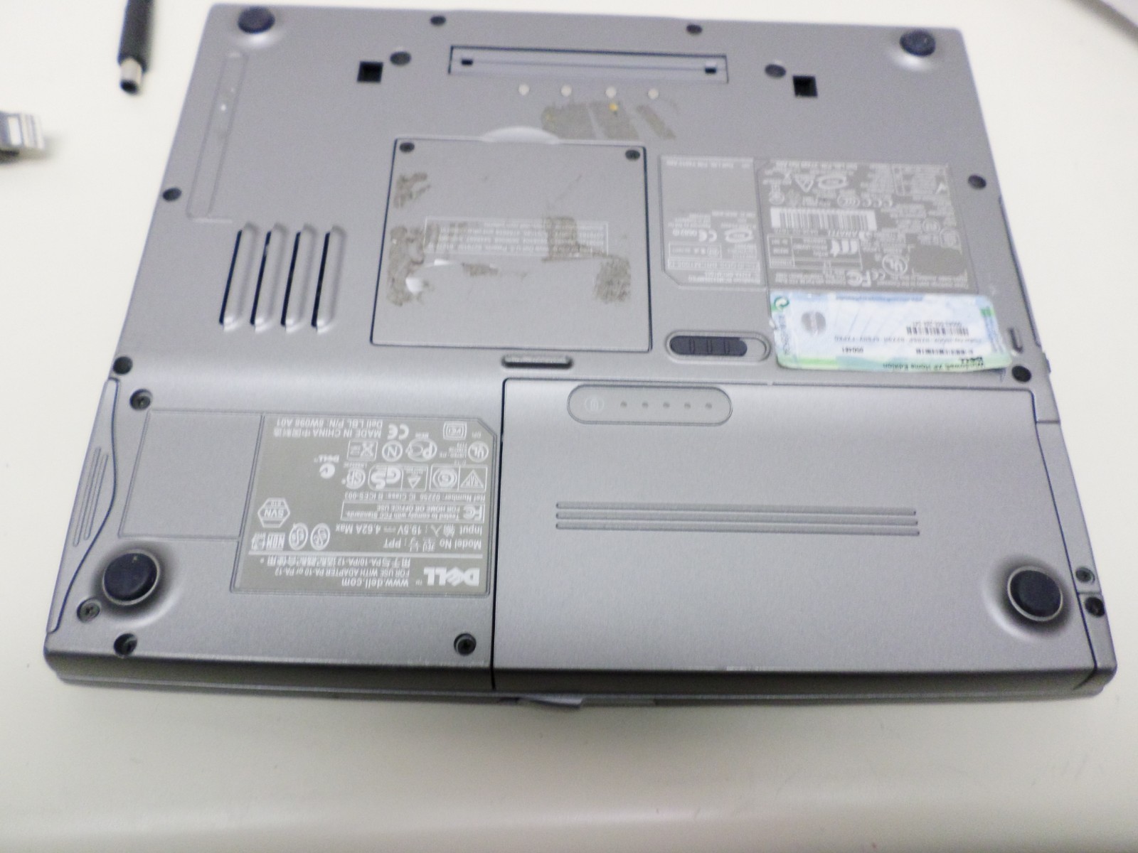 Dell Latitude D400 12.1″ Laptop Pentium 1.7GHz 1 GB RAM 60GB WinXP Serial Port