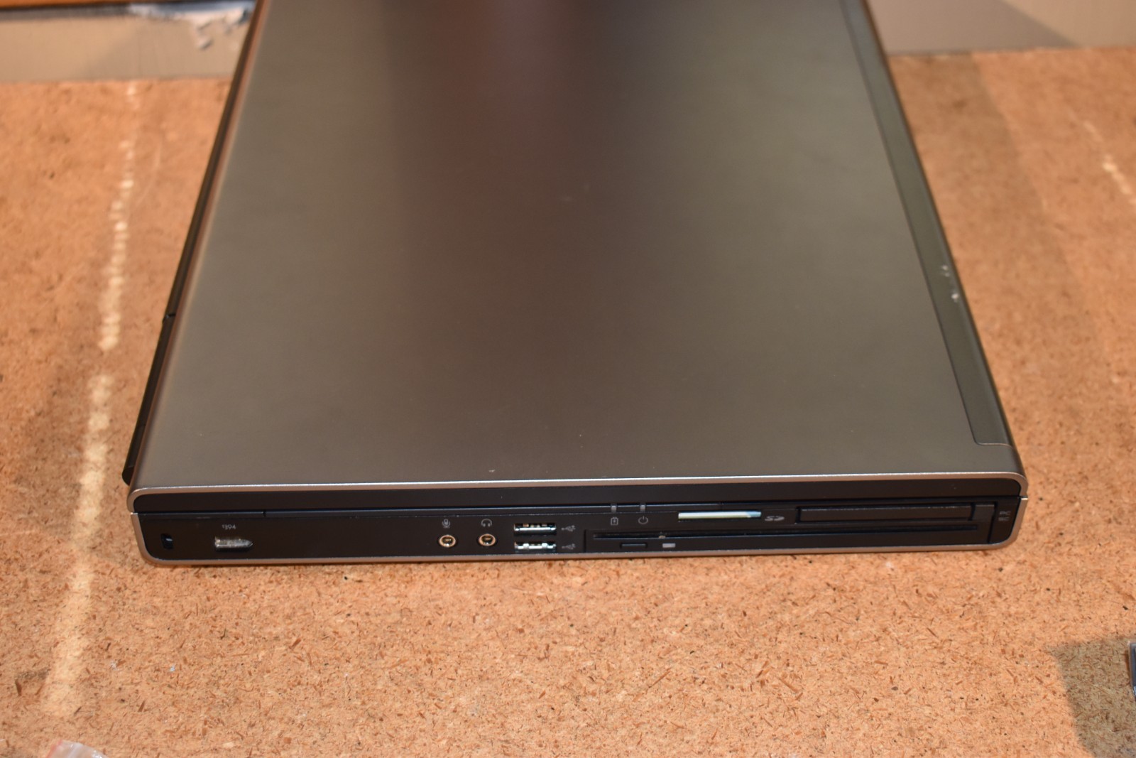 Dell Precision M6400 17″ Windows XP Quad Q9300 1TB NVidia 3700M 1920×1200 WUXGA