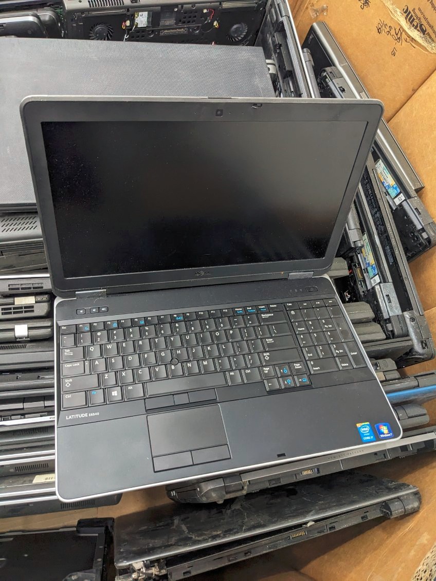 Bulk lots of Laptops 4th and 5th Gen Mix Brands and models vary *PLEASE READ*