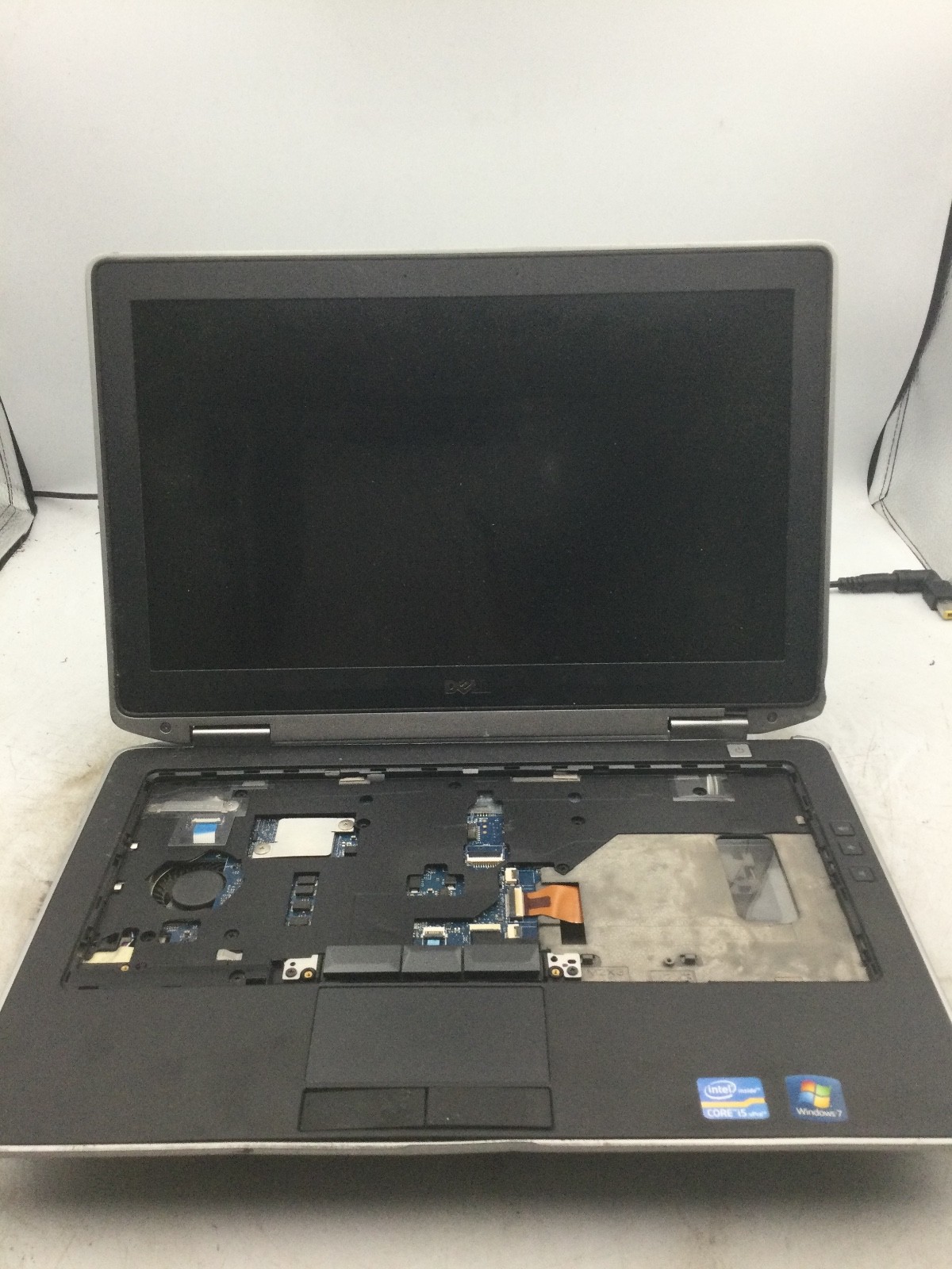 DELL LATITUDE E6320 – FOR PARTS / NO POWER – INTEL I5 – NO RAM -READ DESC – BB