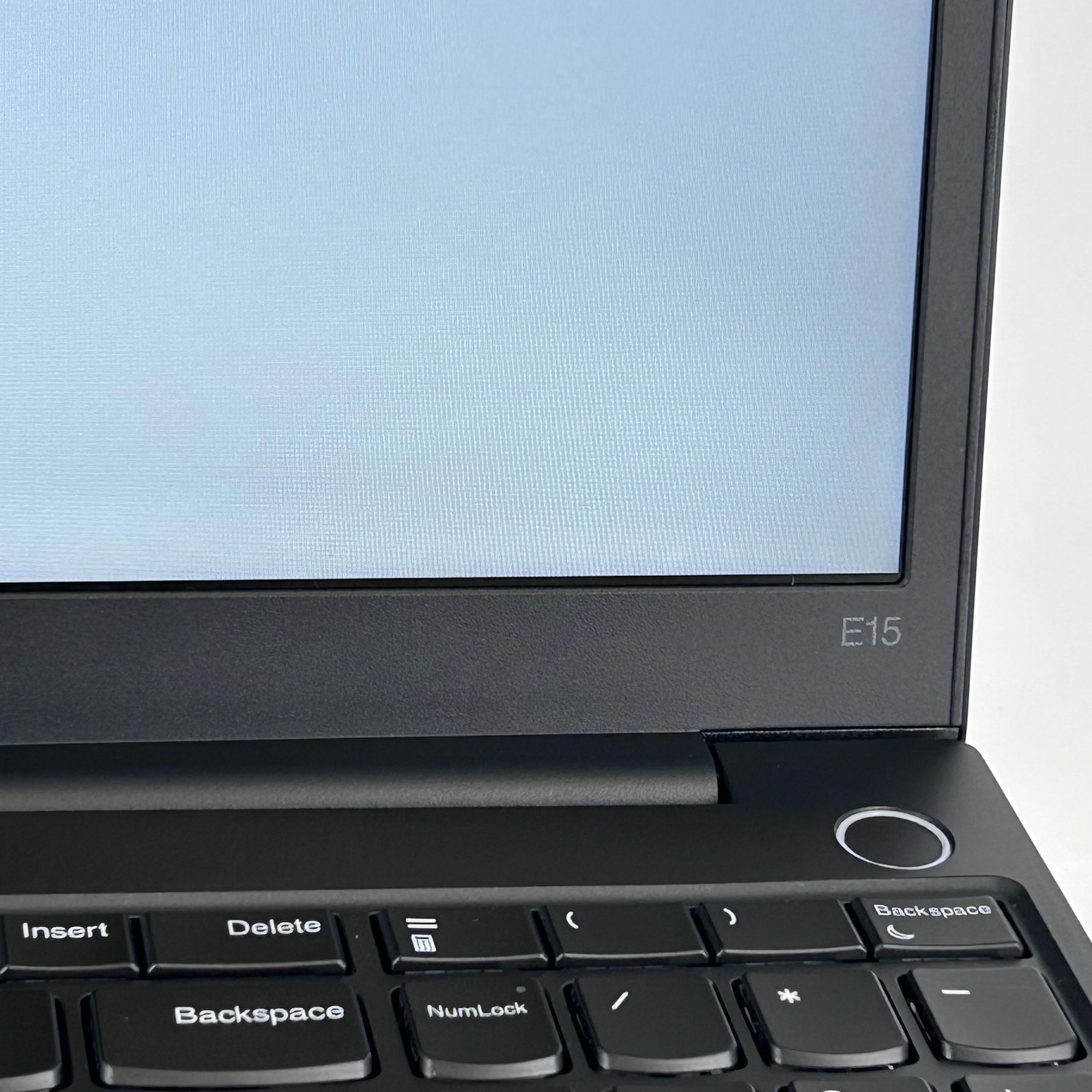 Lenovo ThinkPad E15 Gen 2 15 FHD TOUCH i7-1165G7 2.80GHz 16GB 1TB WHITE SPOTS