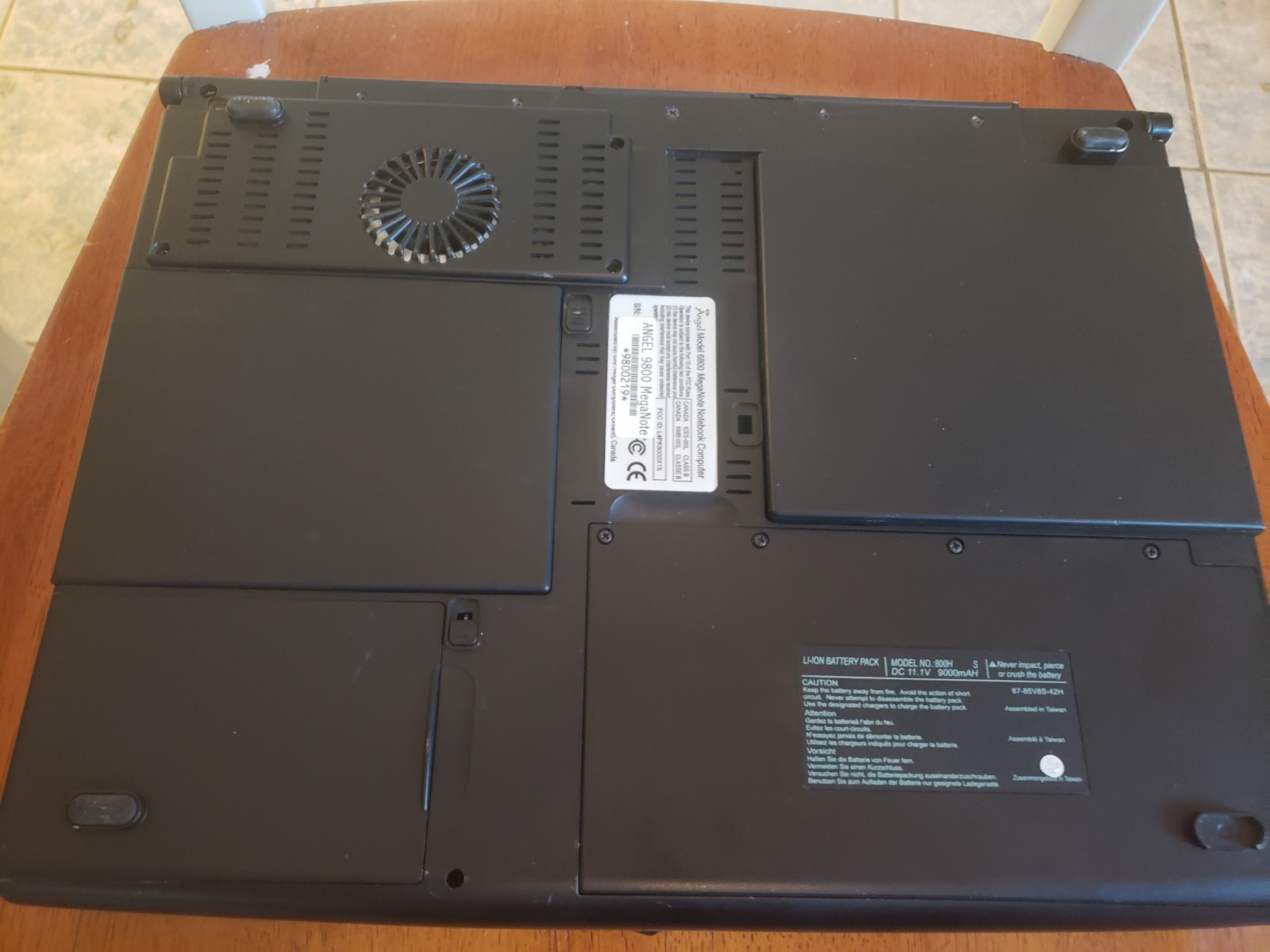 Very Rare Clevo Kapok 8500v Vintage Gaming Laptop P3 1ghz 768m AtiRage128 Winxp