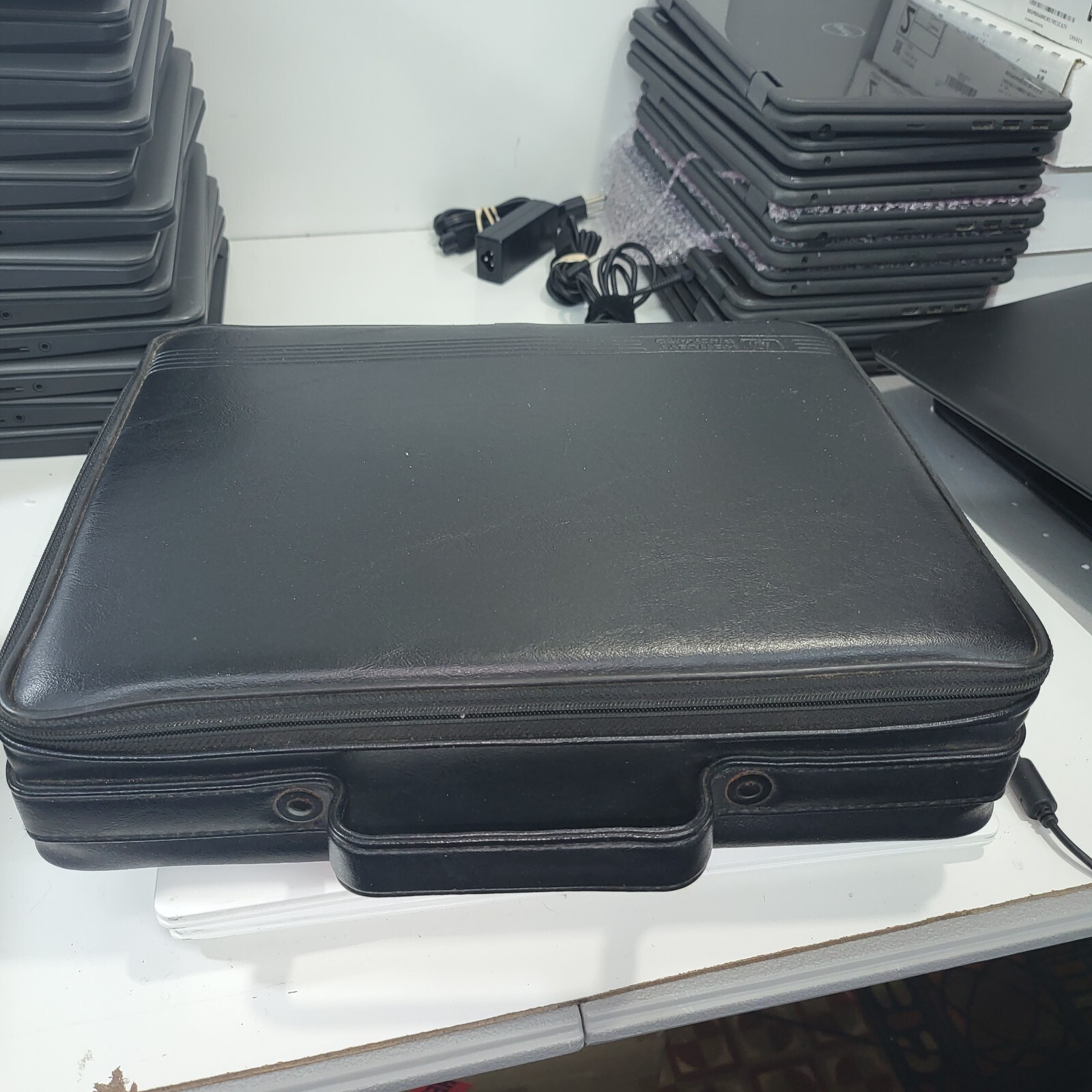 Hewlett-Packard 82983A Portabke Plus Modem 1986 Collectable Laptop