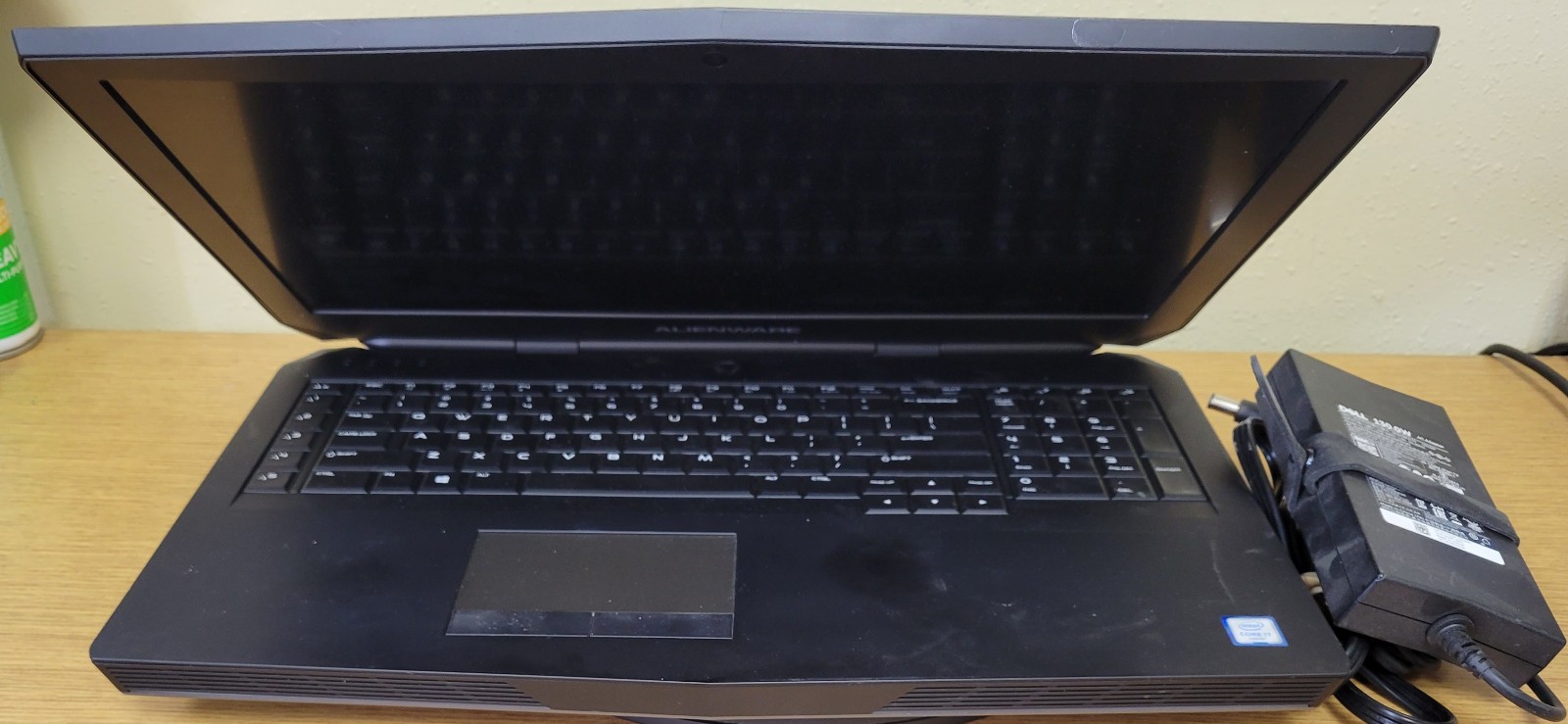 Alienware 17 R3 i7-6700HQ 2.60GHz 16GB 256GB NVMe GTX 980M 4K No OS/HDD