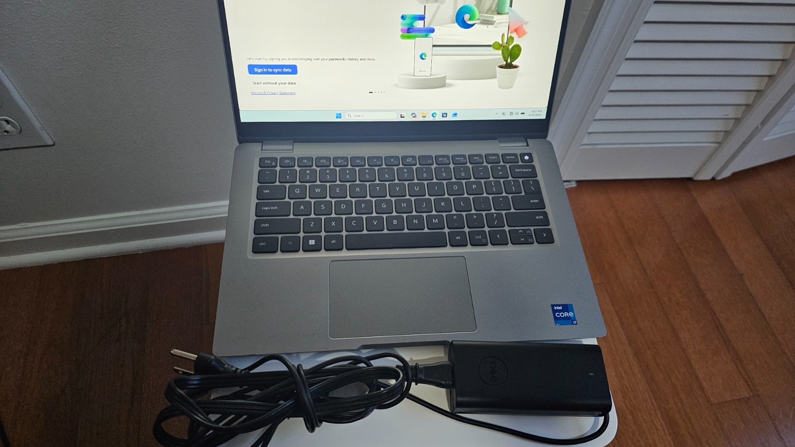 Dell Latitude 5330 2-in-1 Conv Laptop, 13.3″, Intel Core i7, 32Gb Ram, 512GG SSD