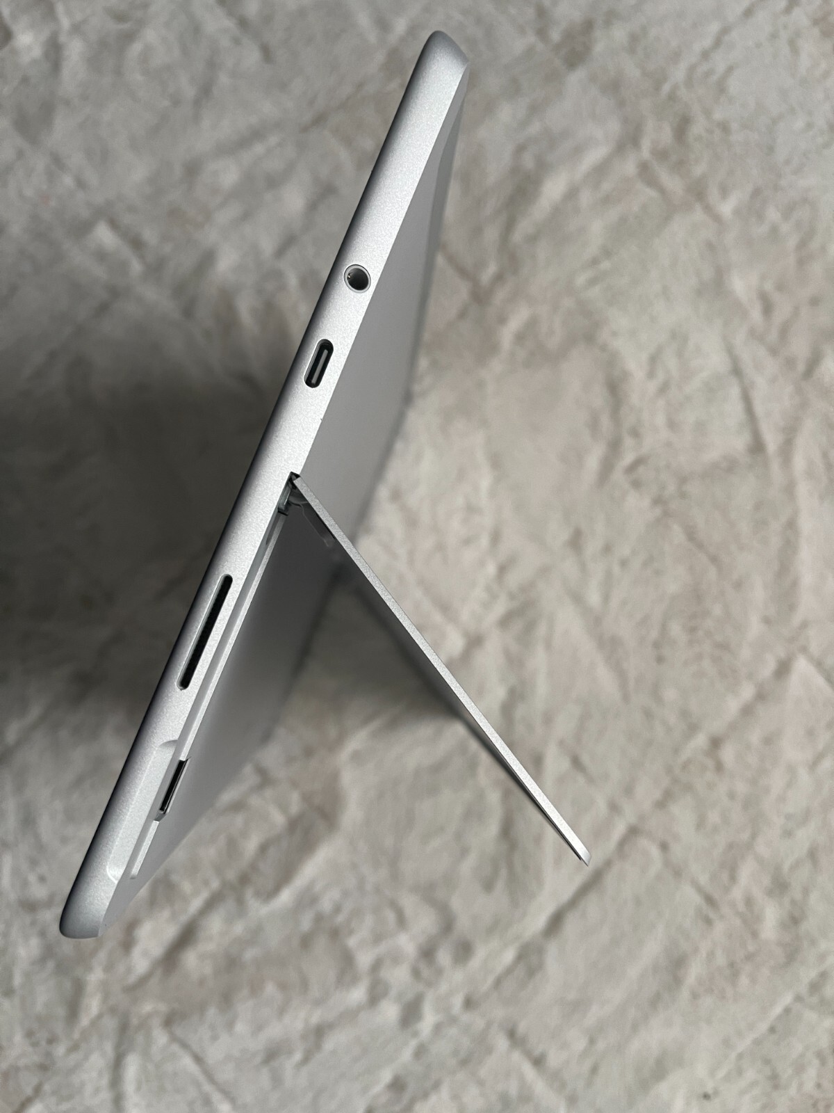 Surface Go 2 – 128GB 4425Y 8GB Intel(R) Pentium(R) Used