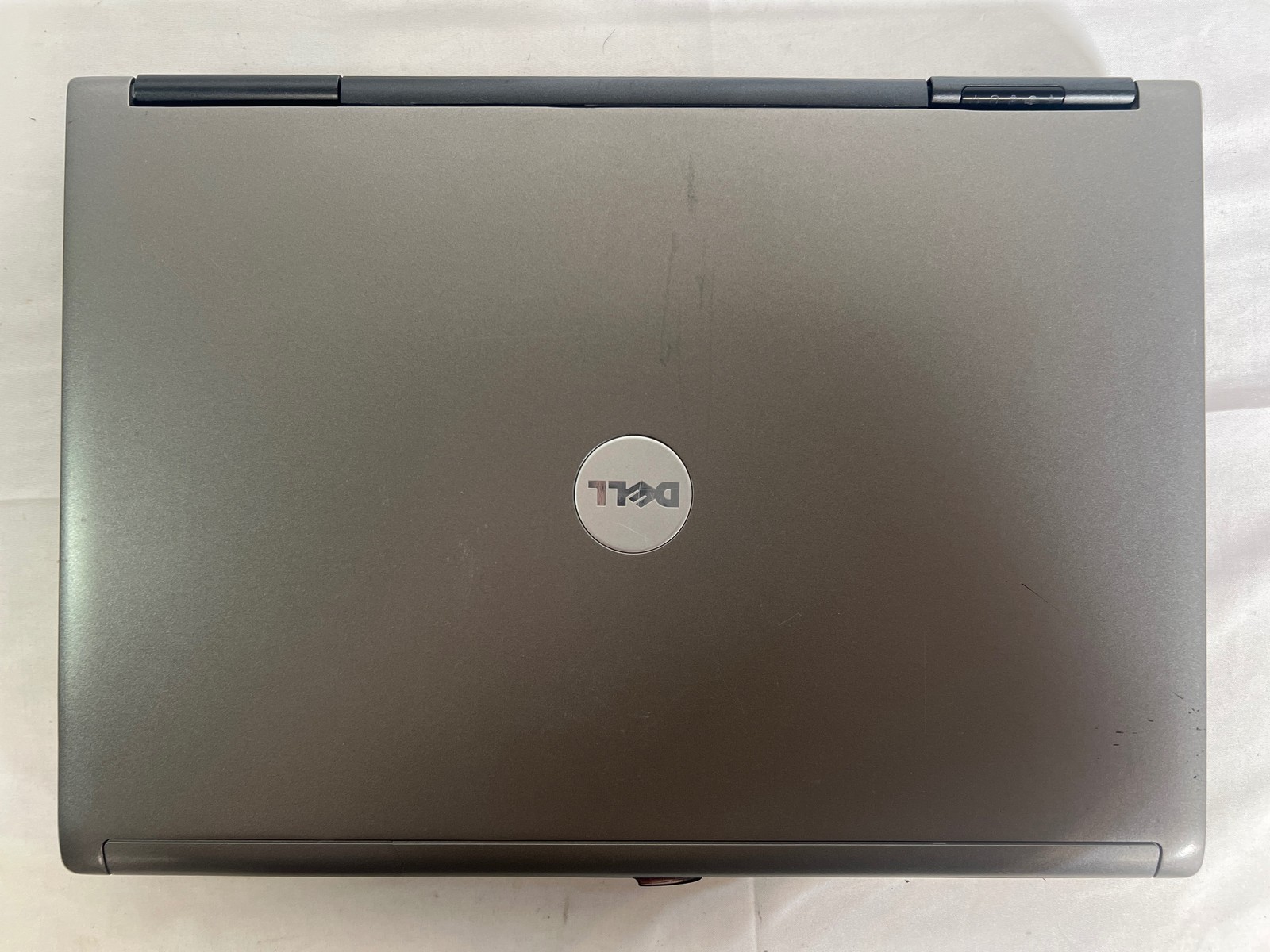 Dell Latitude D630 Win XP Core 2 Duo T7250 2GHz 3 GB 500 GB 14.1″ rs232