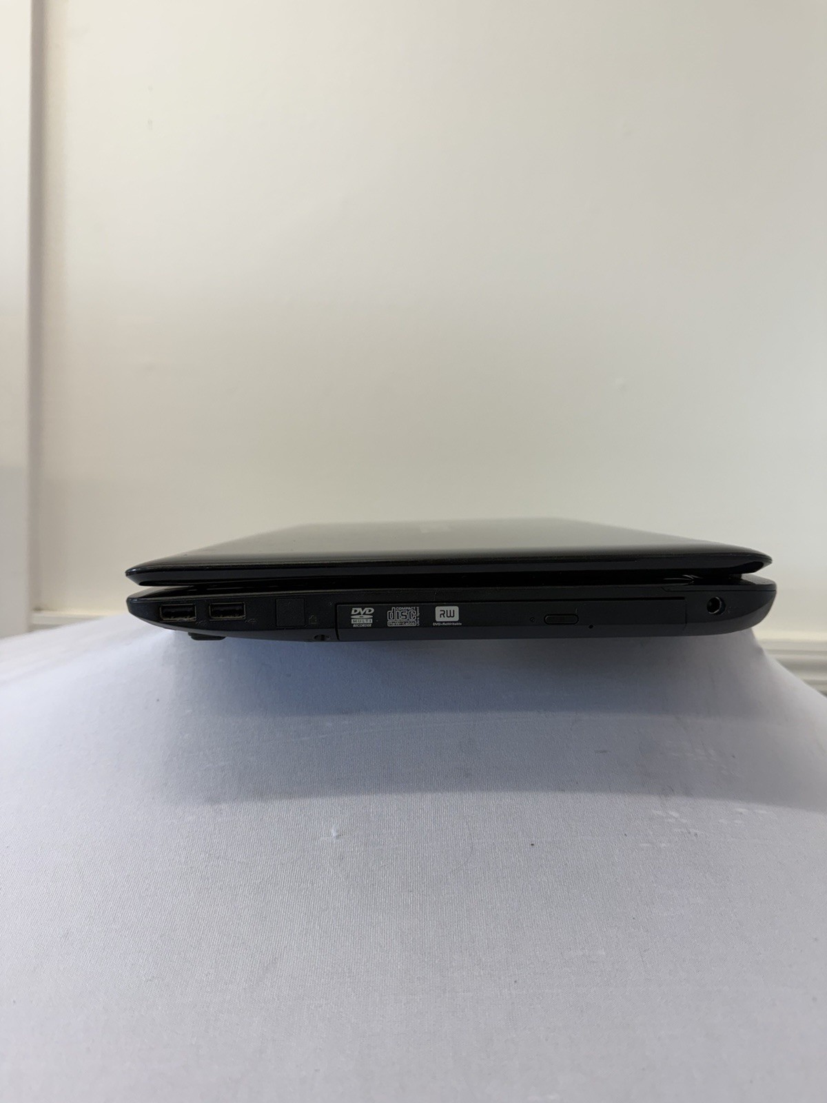 Toshiba Satellite L655-S5096 Laptop – Good Screen – Intel Pentium P6100-Read Des