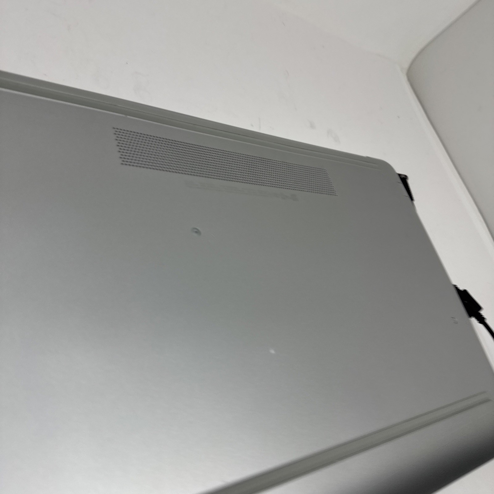 HP 17-by1061st 17.3” Intel Core i3 Laptop Boots To Windows Login Includes