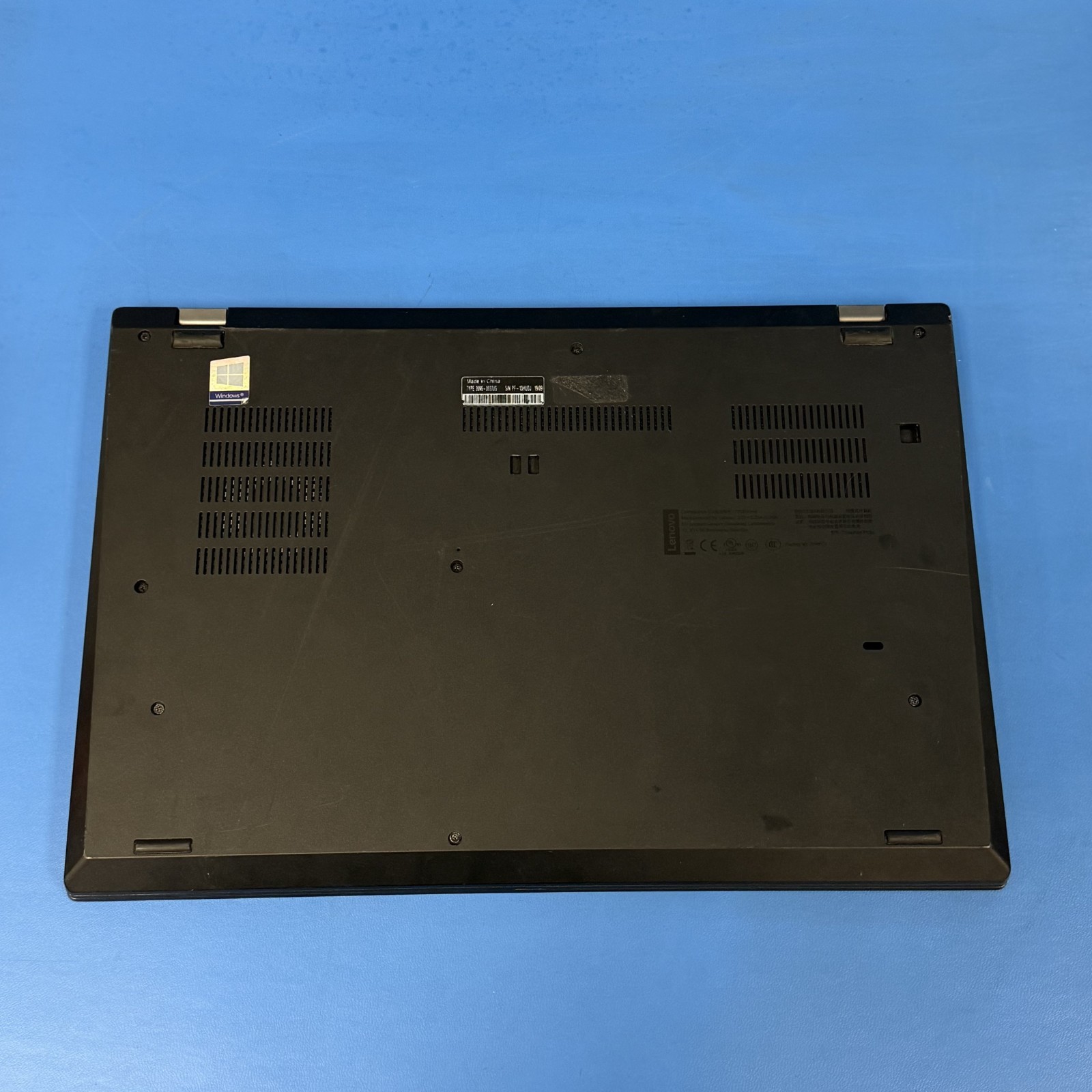 Lenovo ThinkPad P53s, i7-8665U, 16GB RAM, 256GB with 65W A/C Adapter, No OS