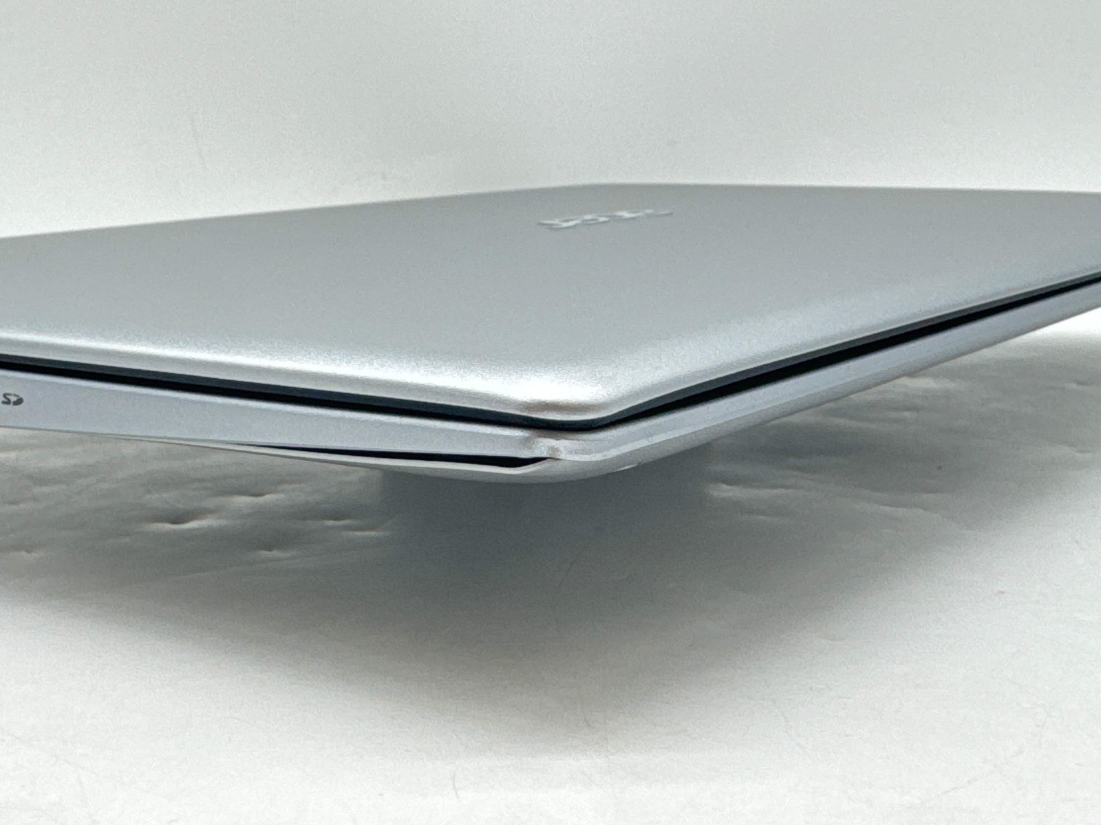 Acer Swift 1 SF113-31 13.3″ Intel Pentium N4200 4GB 64GB eMMC Used