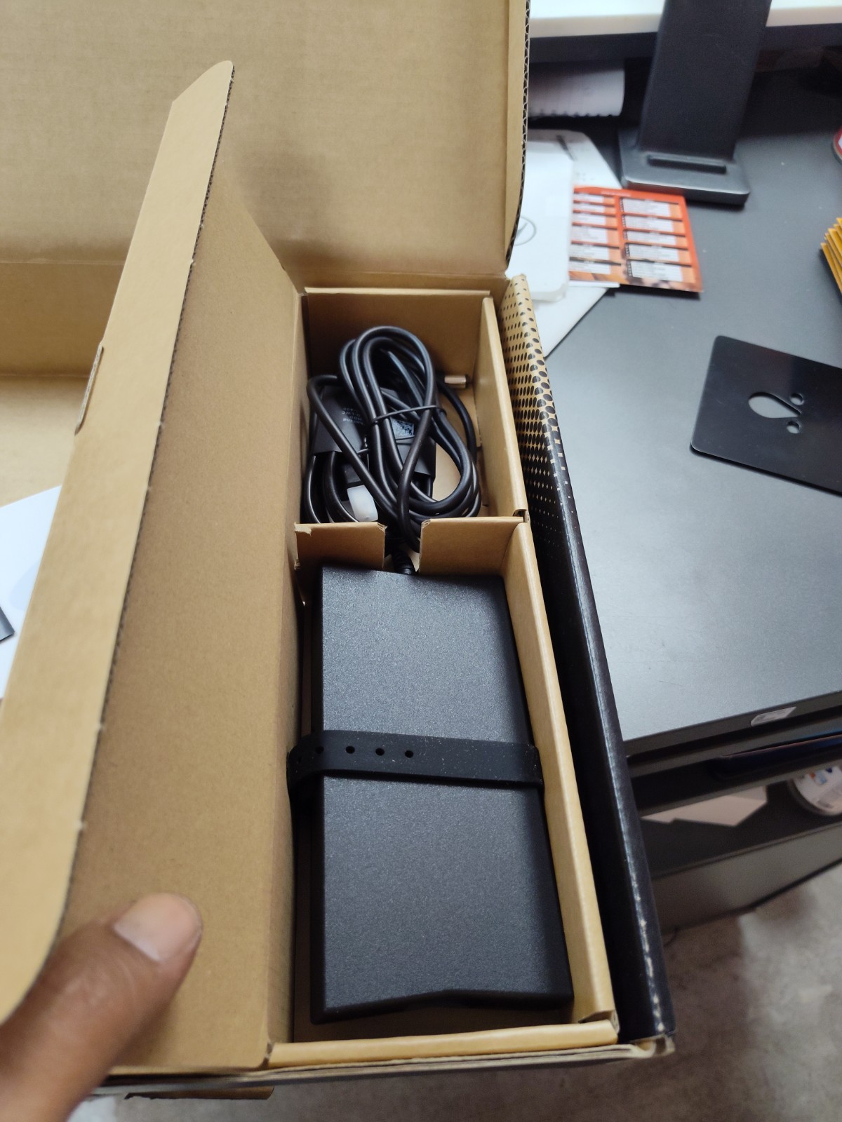 Alienware 15.3″ WUXGA 165Hz Gaming AMD Ryzen 5 220 RTX 4050 GDDR6 16GB 512GB SSD