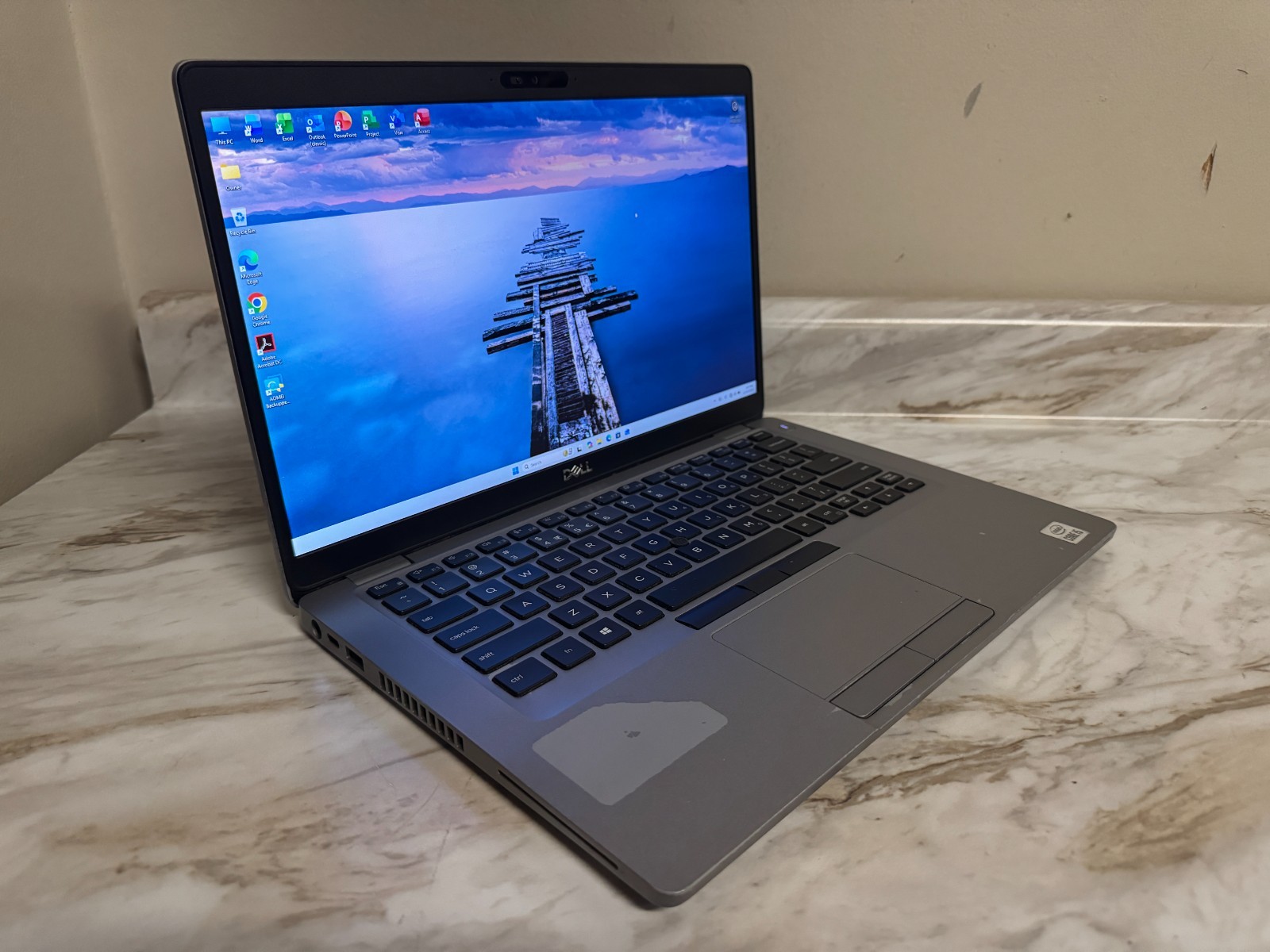 Dell Latitude 5410 14″ FHD Laptop – i5-10310U 16GB RAM 256GB NVME SSD W11 Pro