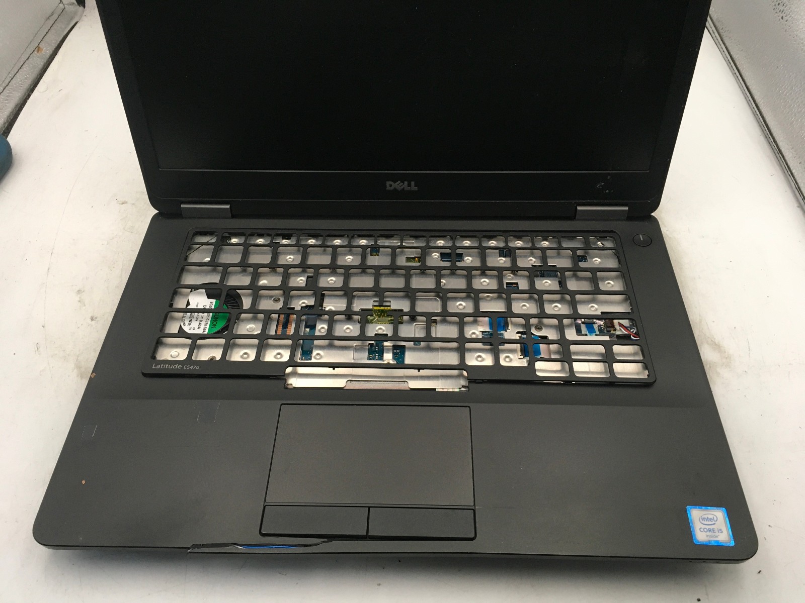 DELL LATITUDE E5470 – FOR PARTS/NO POWER – INTEL I5 6TH GEN – NO RAM – READ – BB