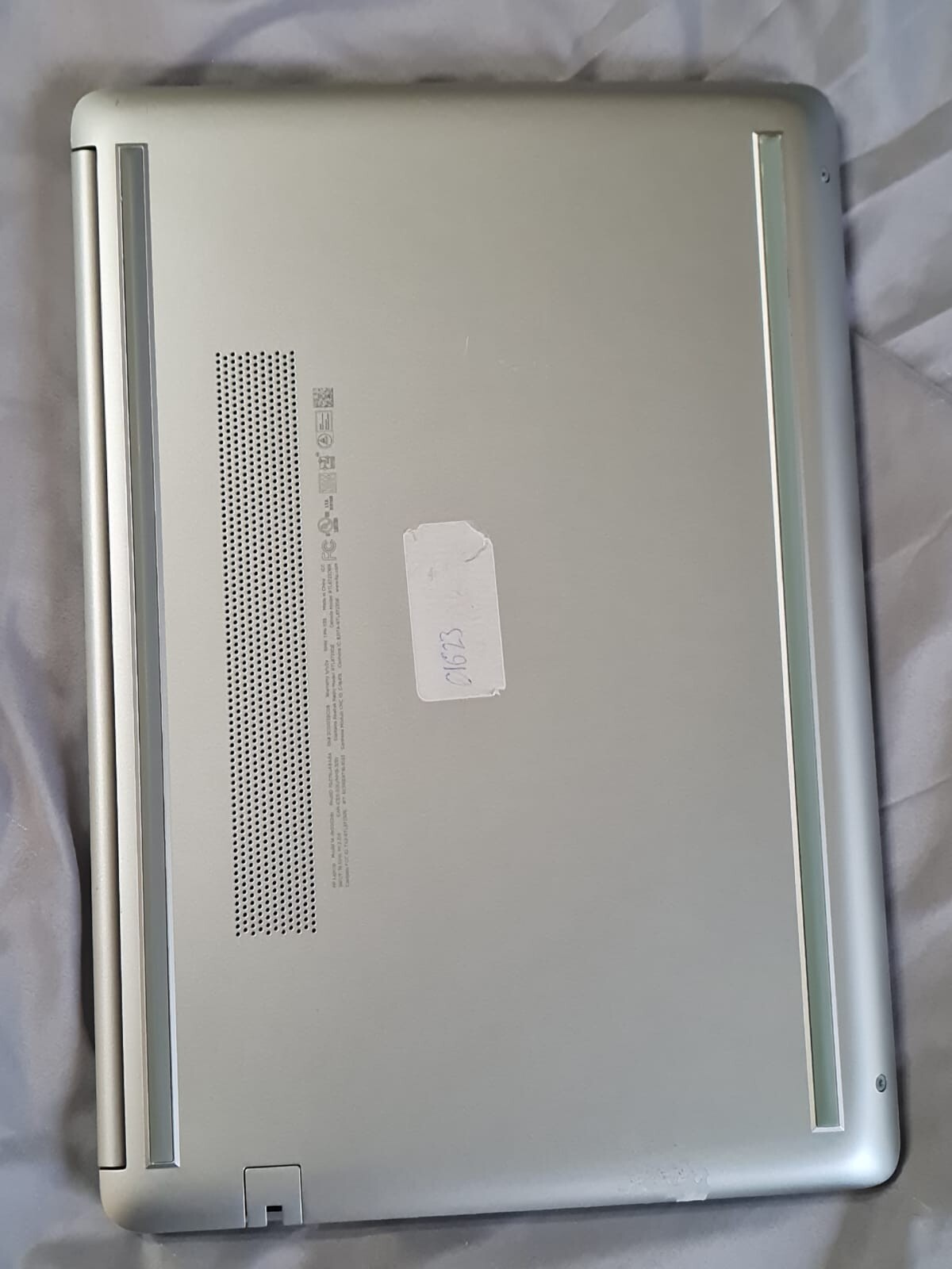 HP 14-dk0002dx 14″ (128GB, AMD A9-9425 Dual-Core, 3.1 GHz, 8GB) Laptop – Silver