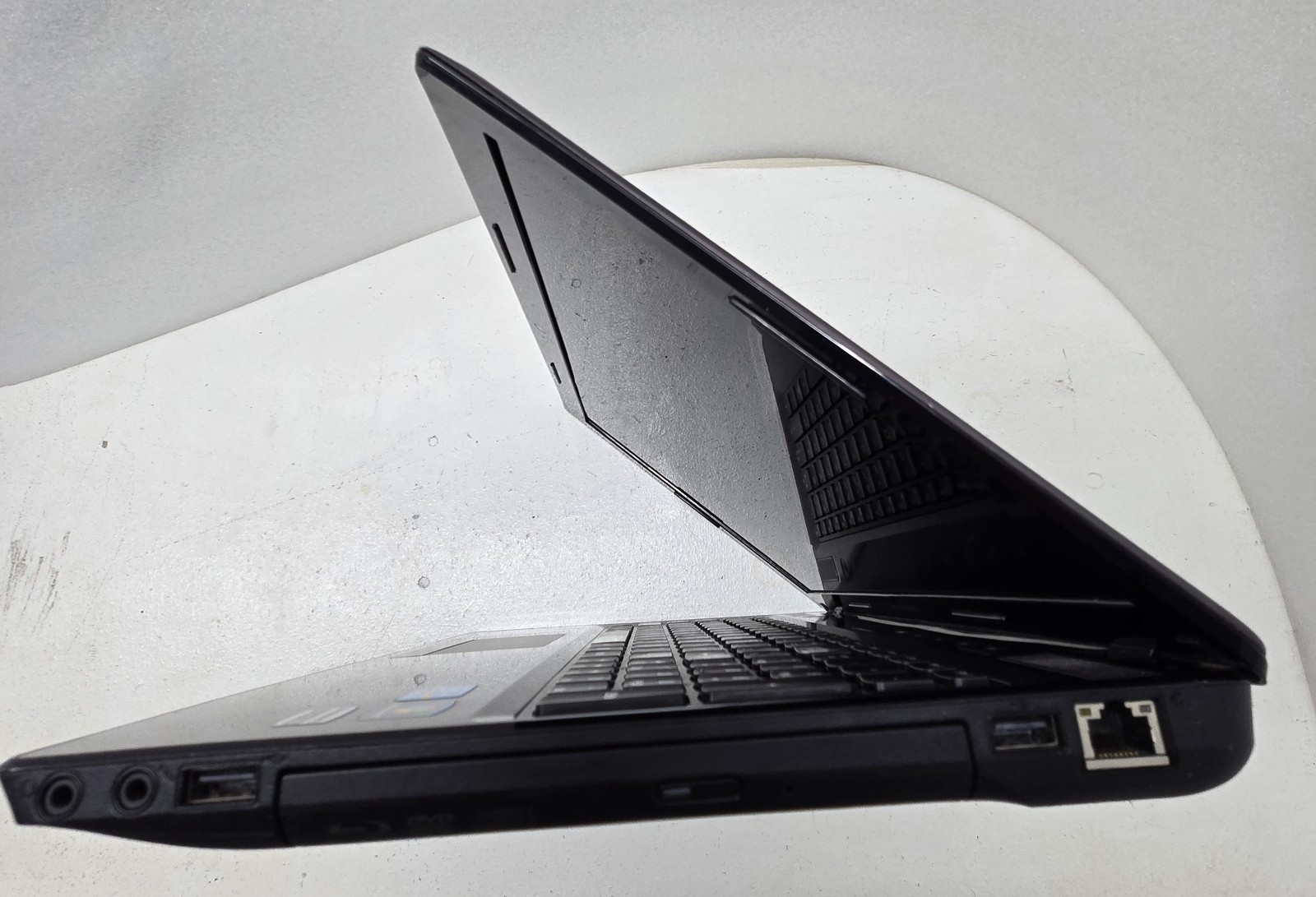 Lenovo ThinkPad Z570 15.6″ Laptop Intel i5 2430M 8GB NO HD/OS Broken Screen (FL)