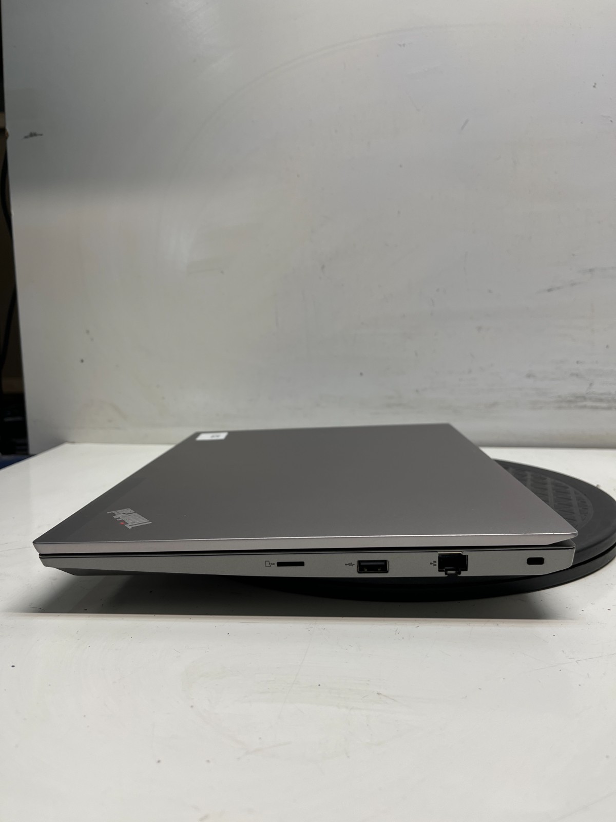 Lenovo ThinkPad E480 Intel Core i5-8250U No HDD/Ram