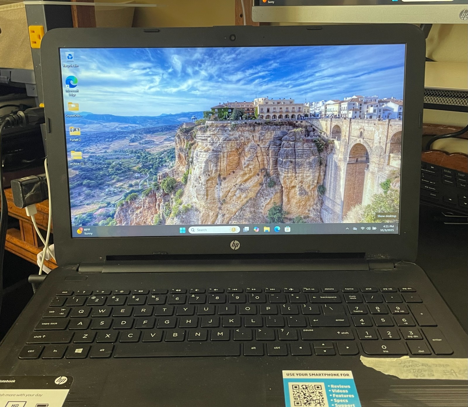 HP Notebook 15-ba009dx 15.6″ (500GB,AMD A6 Quad-Core, 4GB) Win 11