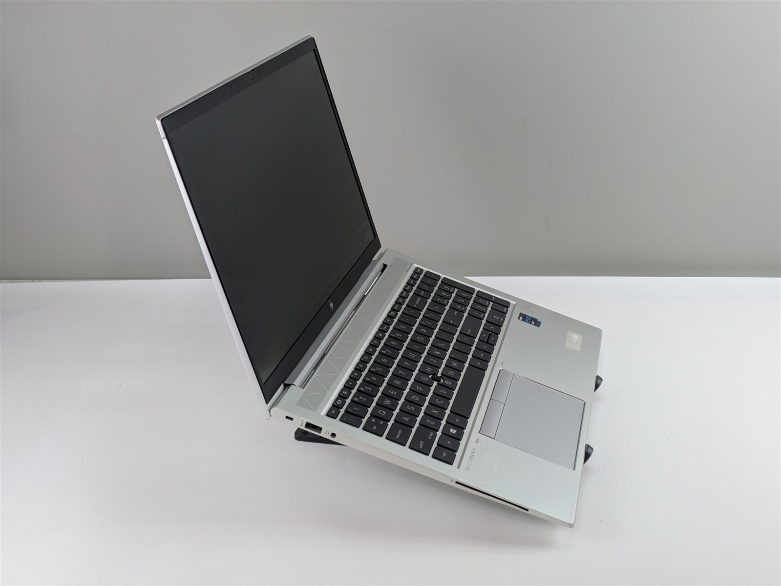 HP EliteBook 850 G8 i7-1165G7 16GB RAM 256GB SSD 15.6″ FHD W11P (26967)