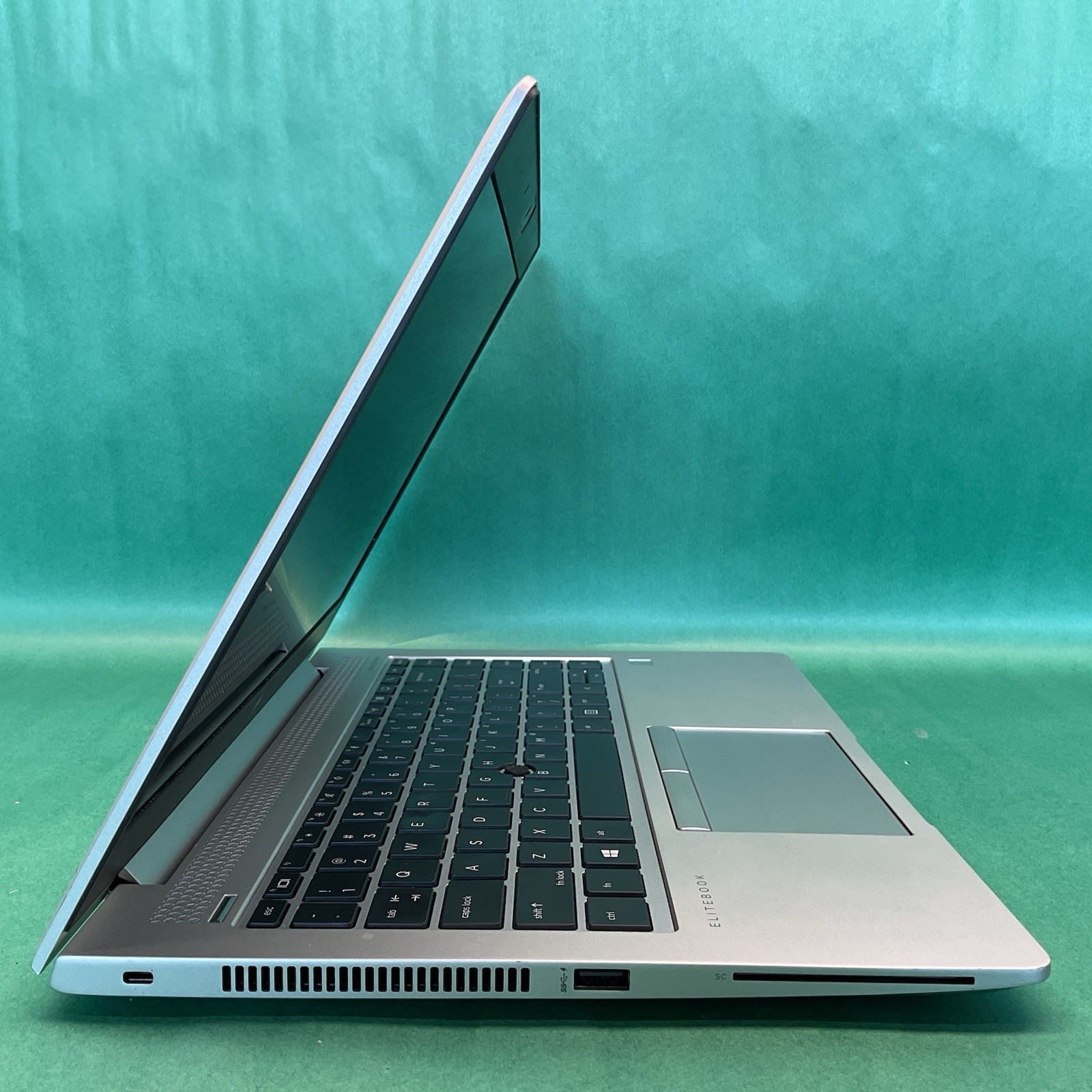 HP Elitebook 745 G5 AMD Ryzen 7 Pro 2700U – Powers On – NO HARD DRIVE- Untested