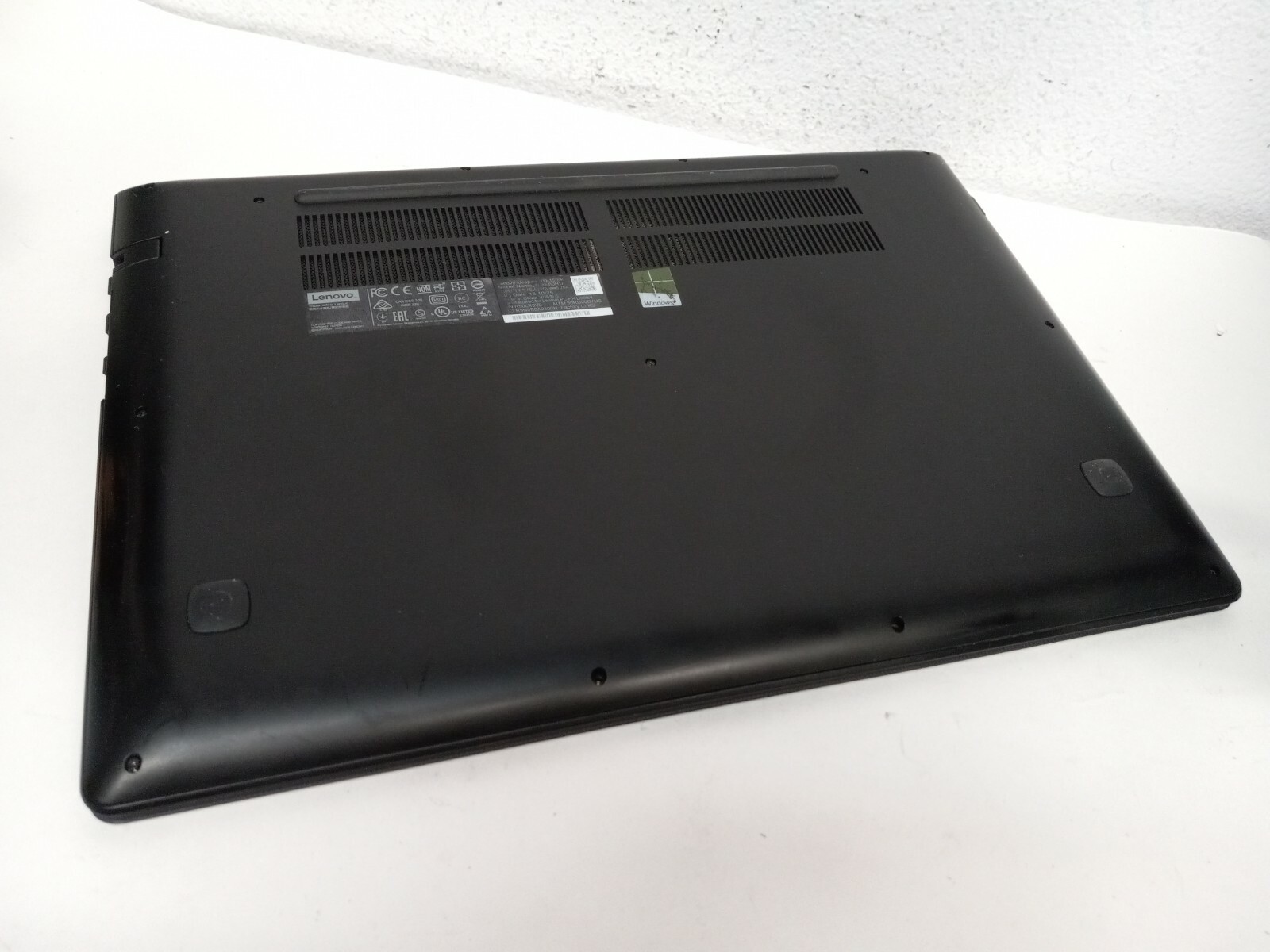 Lenovo 700-15ISK 15.6″ Intel-Core i7-6700HQ 16GB 1024GB SSD Win11 H NVIDIA 950M