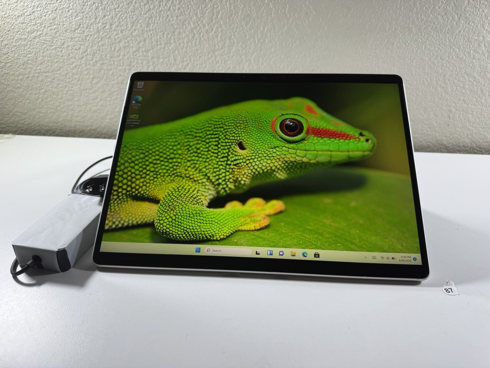 Microsoft Surface Pro 8 (1982) i5-1145G7 – 16GB RAM – 256GB 120Hz – Win 11 Pro
