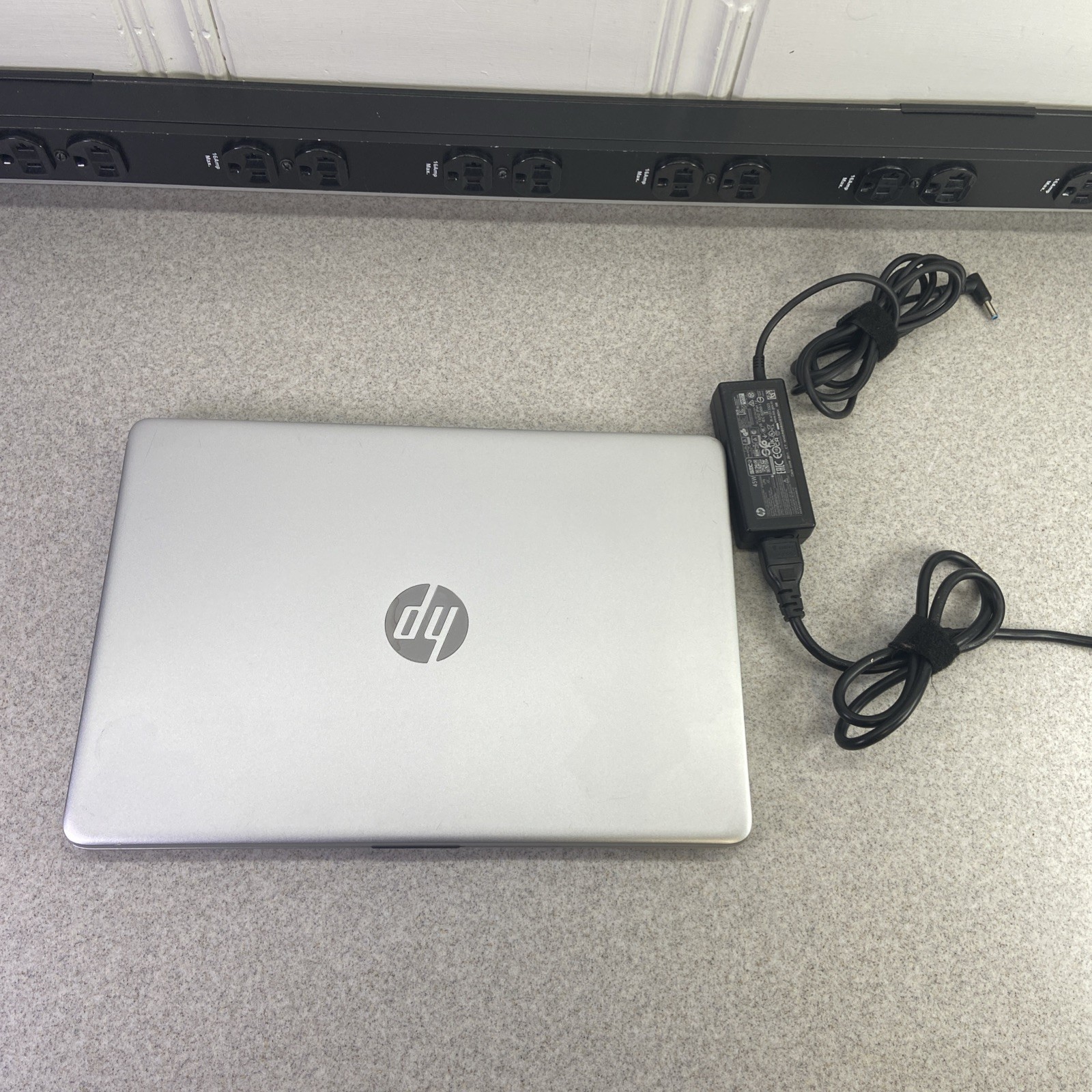 HP 14-fq0110wm HP 14″ FHD AMD Ryzen 3 3250U 2.6GHz AMD Radeon Graphics 4GB RAM