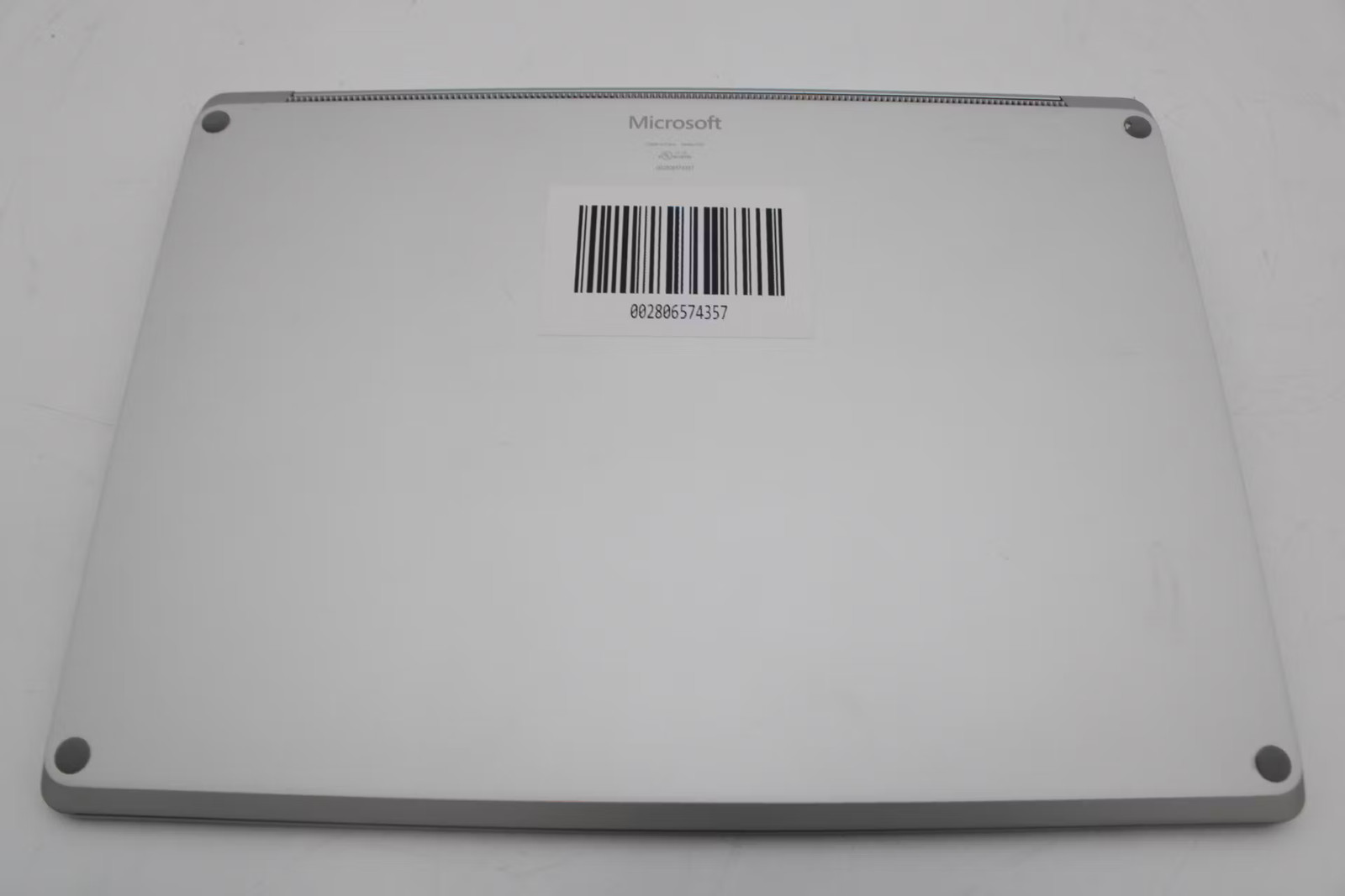 Microsoft Surface Laptop Used 13.5″ i7-7660U, 256GB NVMe, 8GB RAM