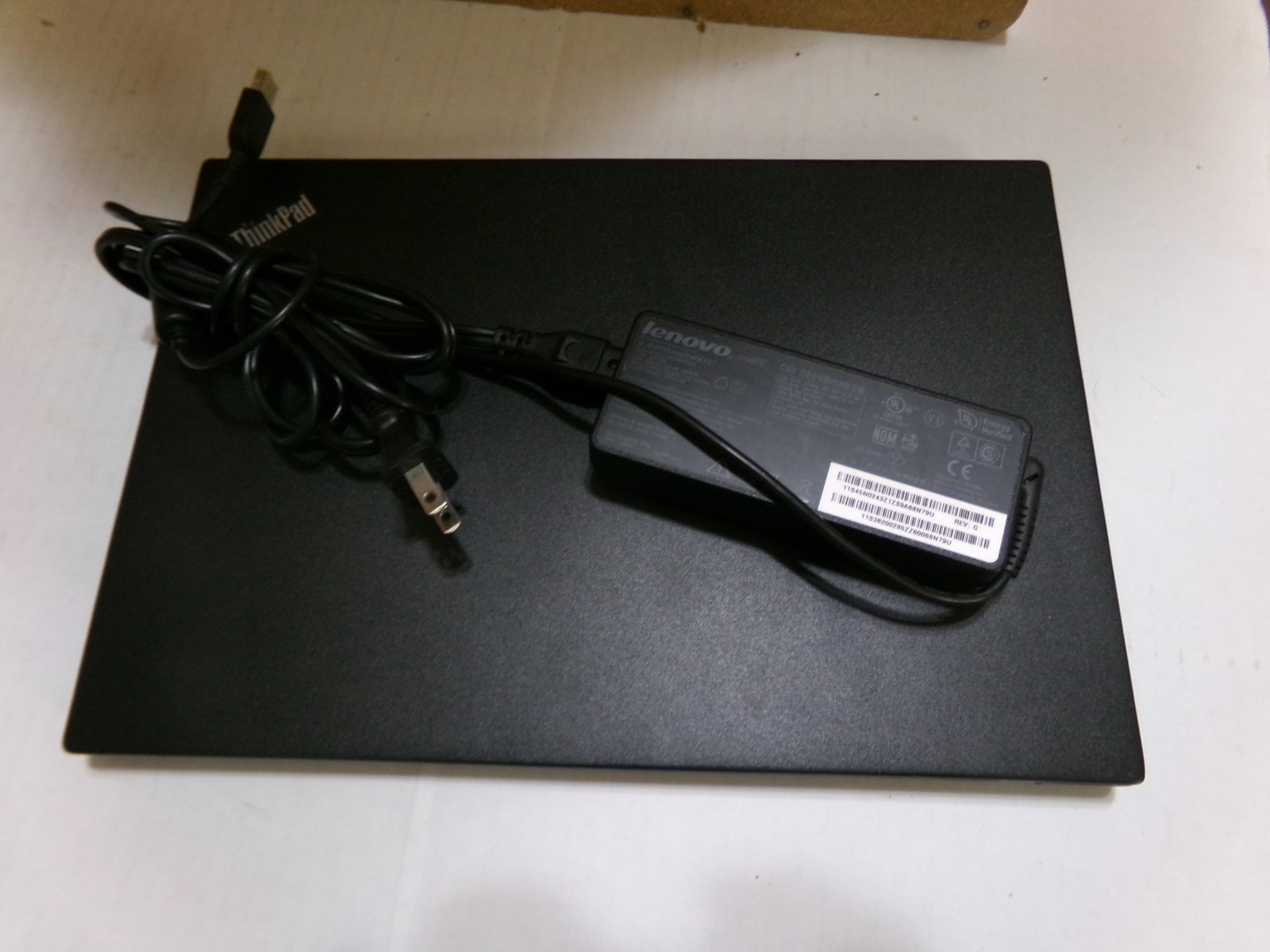 Lenovo ThinkPad T460s, i5-6200U, 8 GB, 14″ FHD, Charger, AC Adapter, 256SSD