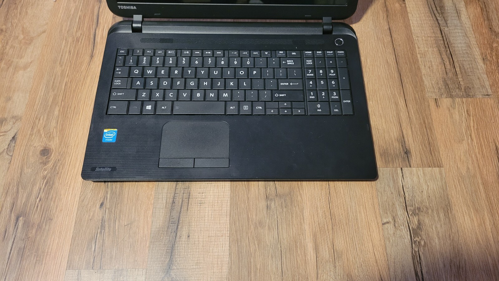 Toshiba Satellite C55-B5300 15.6in. (500GB, Intel Celeron, 2.58GHz, 4GB)…