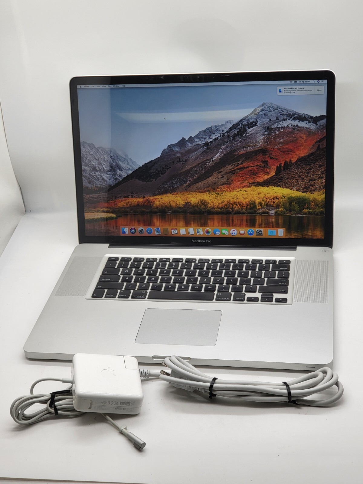 UPGRADED APPLE MacBook Pro 17” Core i7 TURBO 3.5GHz 16GB 4TB SSD 3 YEAR WARNY