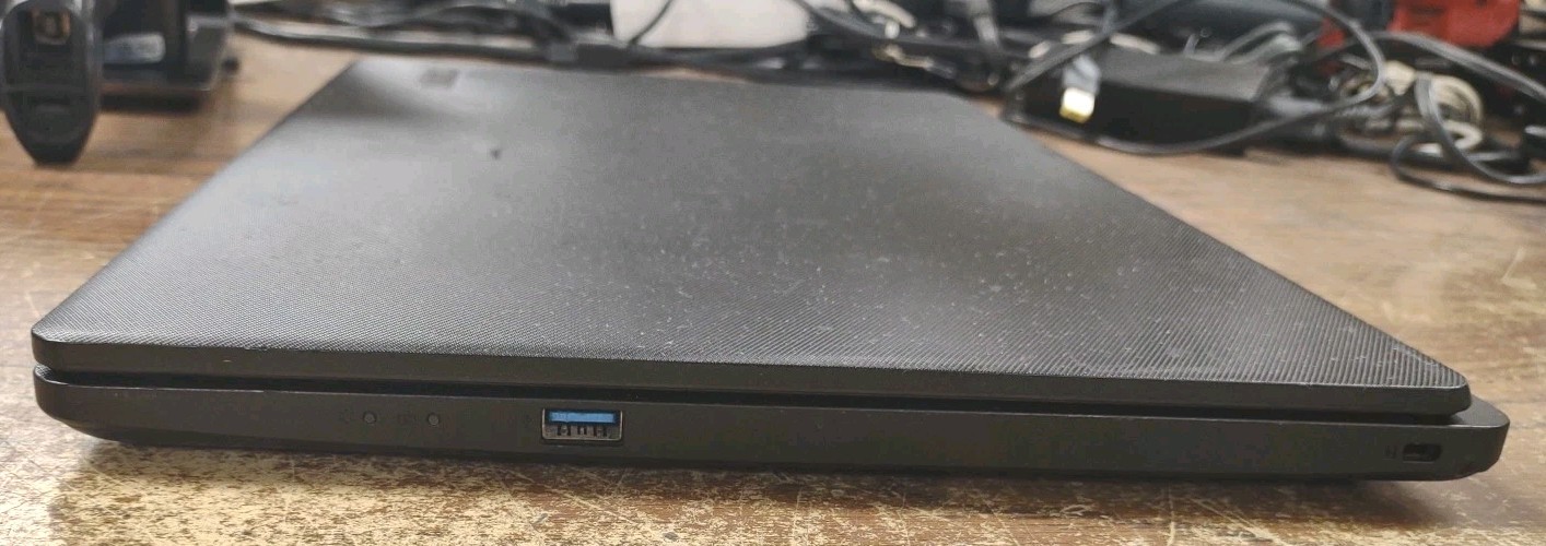 Acer TravelMate P215-53 N19Q8 W/ I7-1165G7, 16GB, 1TB.