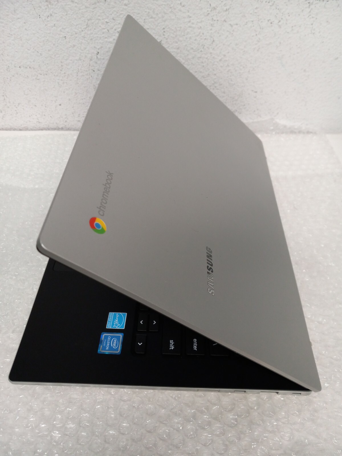 Samsung Galaxy Chromebook Go XE345XDA-LA1VZ 14″ Celeron N4500 4GB RAM 32GB SSD