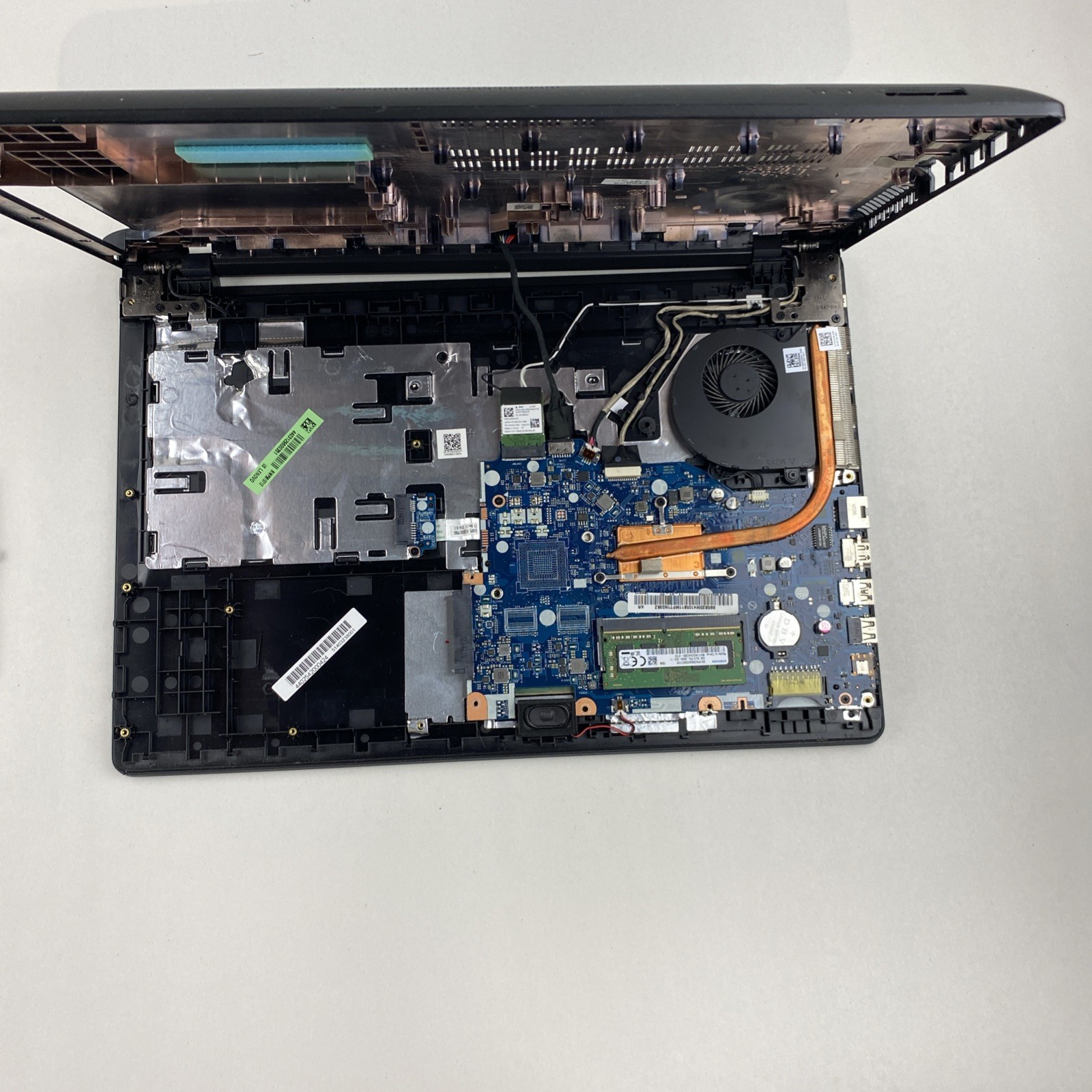 Lenovo IdeaPad 110 Intel Core i3-6100U 2.30GHz 8GB RAM 15.6″ No HDD No OS