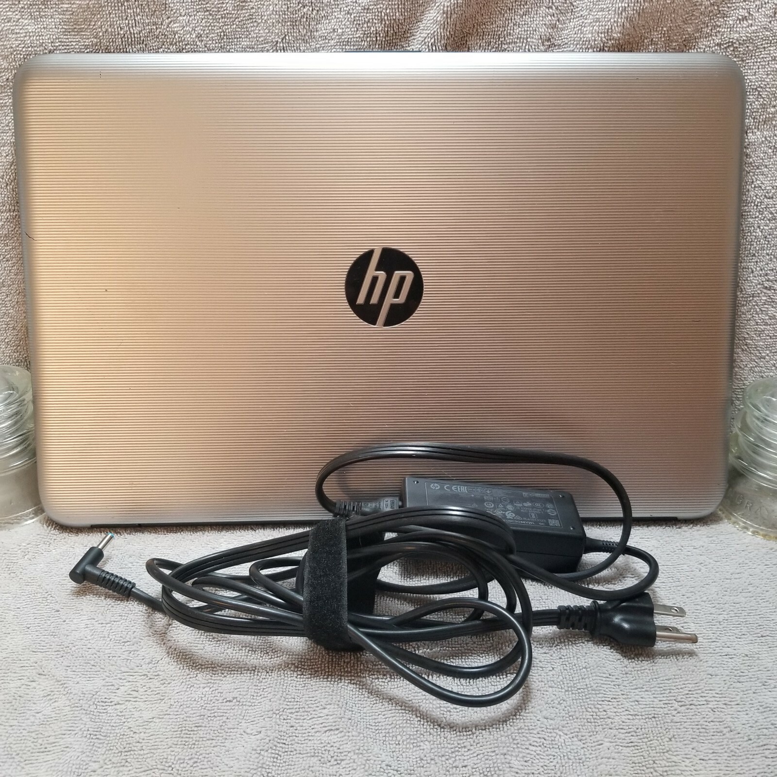 HP notebok 15-ba004ds AMD Quad-Core Laptop 500gb HDD 4 GB ram 15.6″ display