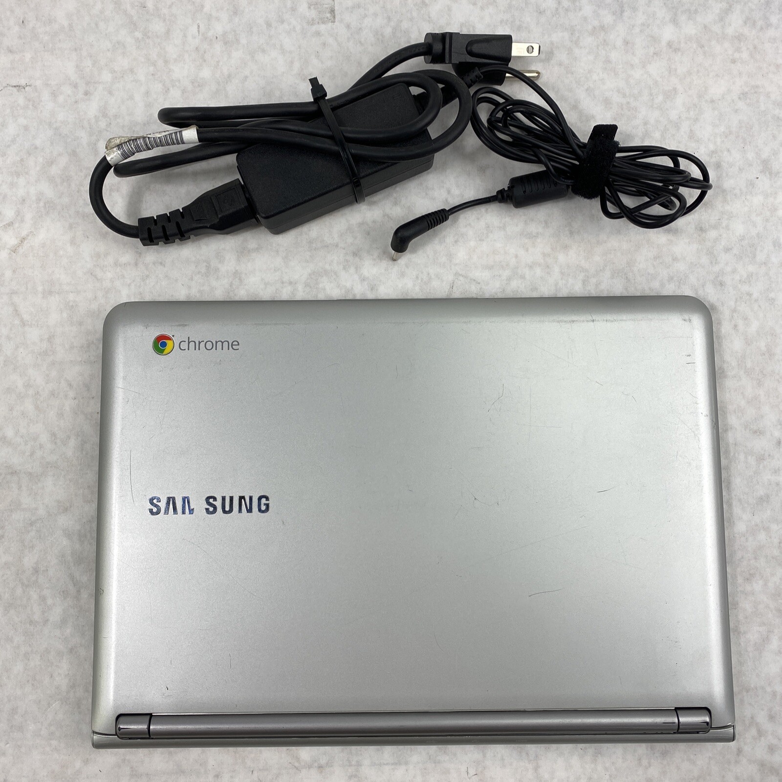 Samsung Chromebook XE303C12 16GB eMMC 1.7GHz 2GB DDR3L 0.3MP webcam 46% BATTERY
