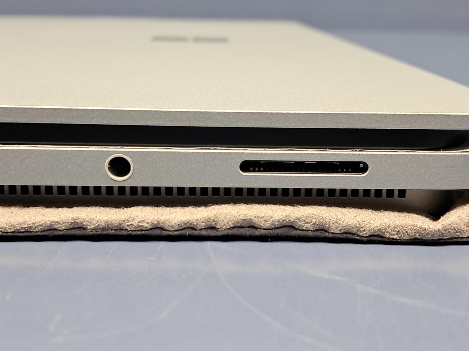 Microsoft Surface Laptop Studio i5-11300H 16GB 512GB SSD 14.4″ Touch Windows 11