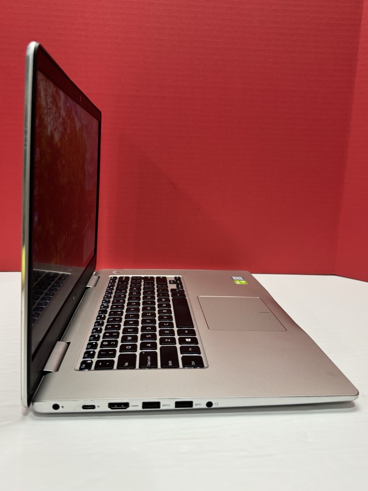 Dell inspiron 7580 i5 8265U 1.6GHz 16GB RAM 256GB SSD