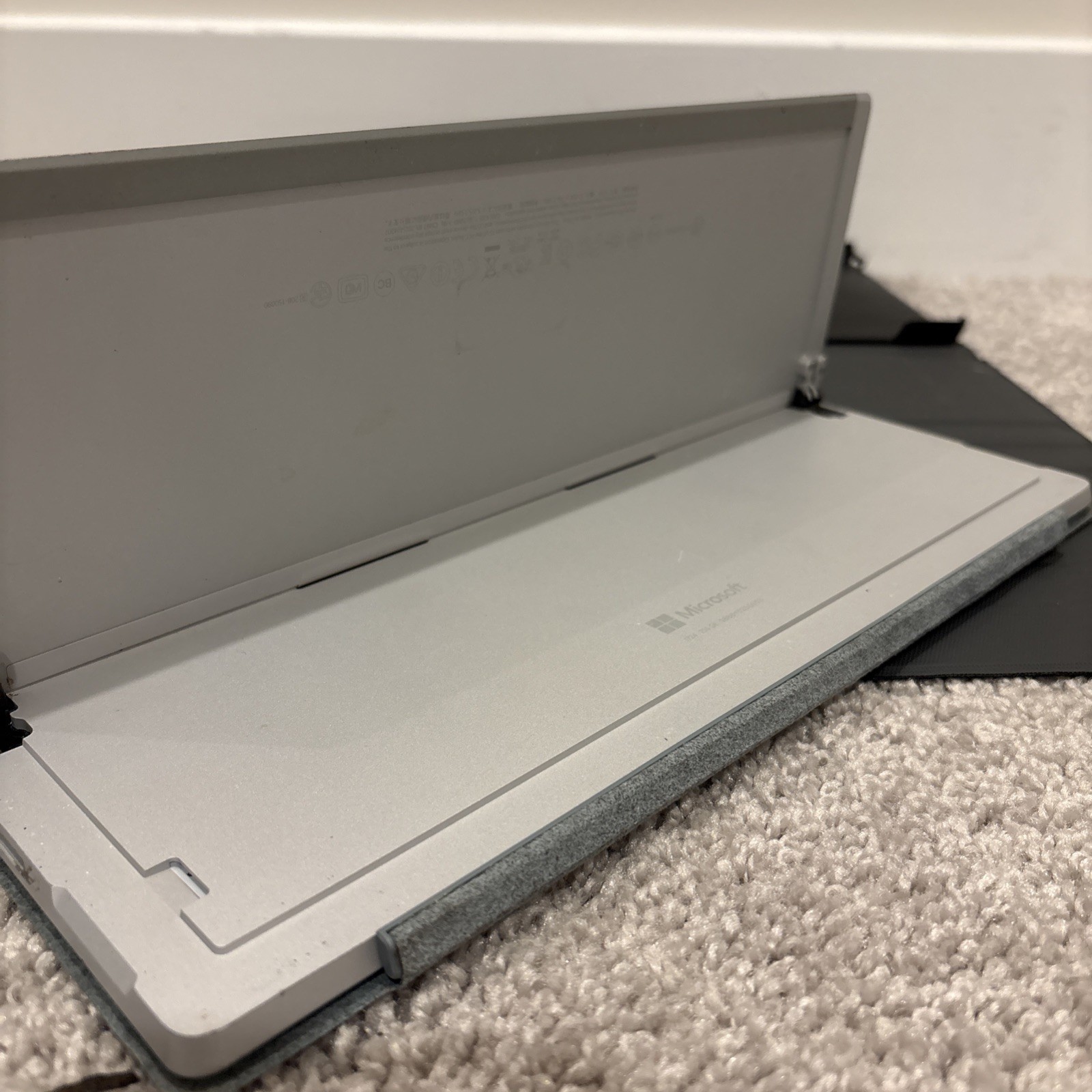 Microsoft Surface Pro 4 i5-6300U 8GB RAM 256GB Windows 11 SSD Read description