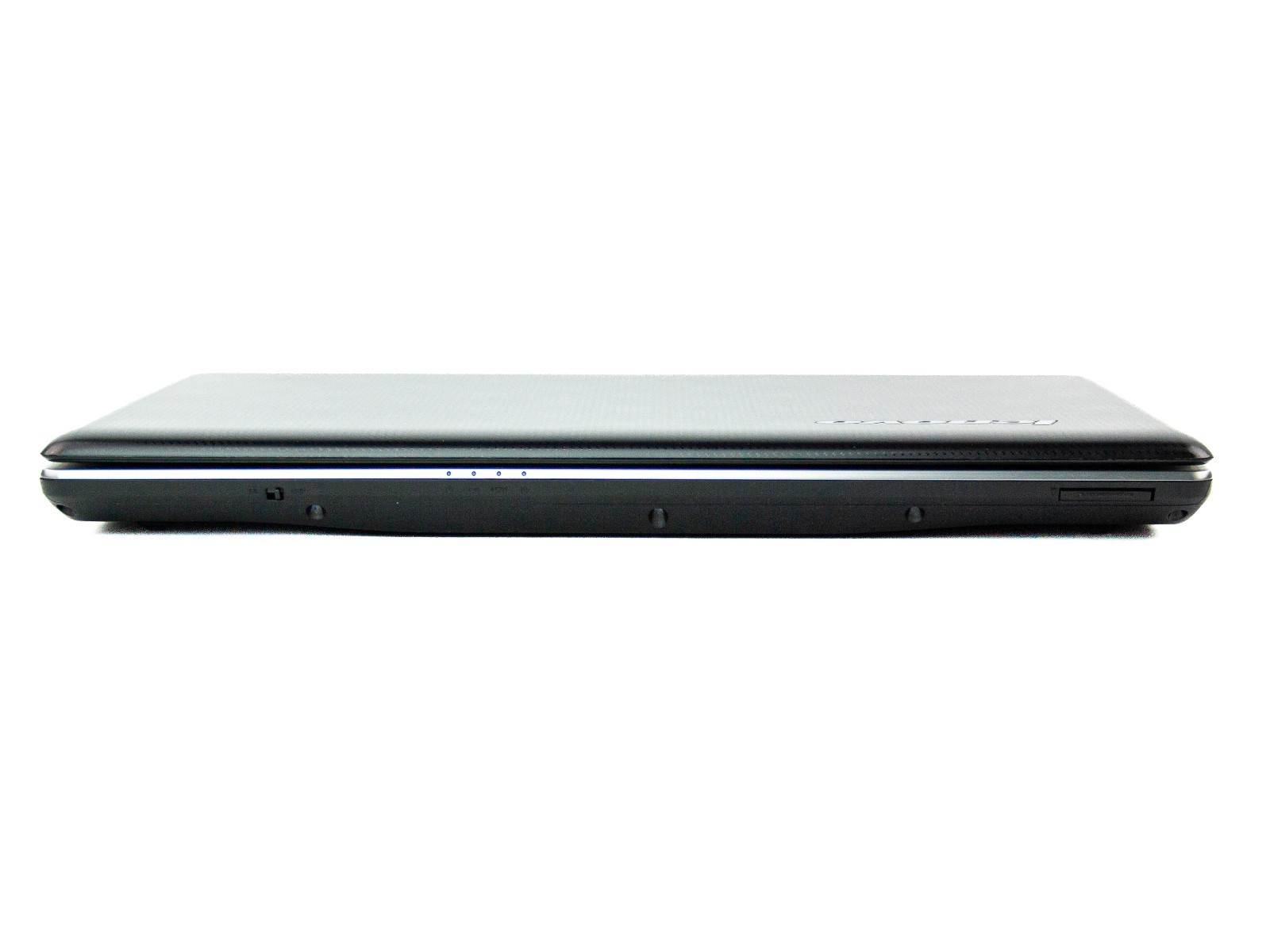 Lenovo IdeaPad Z560 15.6″ Laptop Intel i3 M380/2.53GHz/4 GB RAM/320GB HDD/Win 7